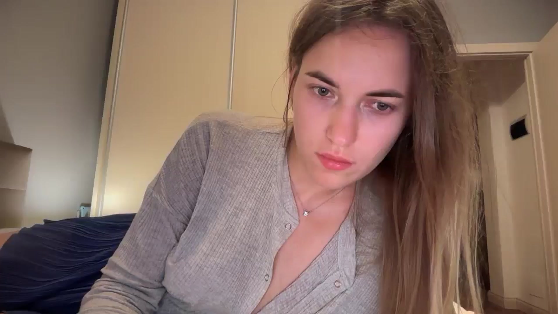 Gallery image thumbnail from SkySunFlower's myfreecams stream on, 07/29/2025, 24:15 image 9 of 20
