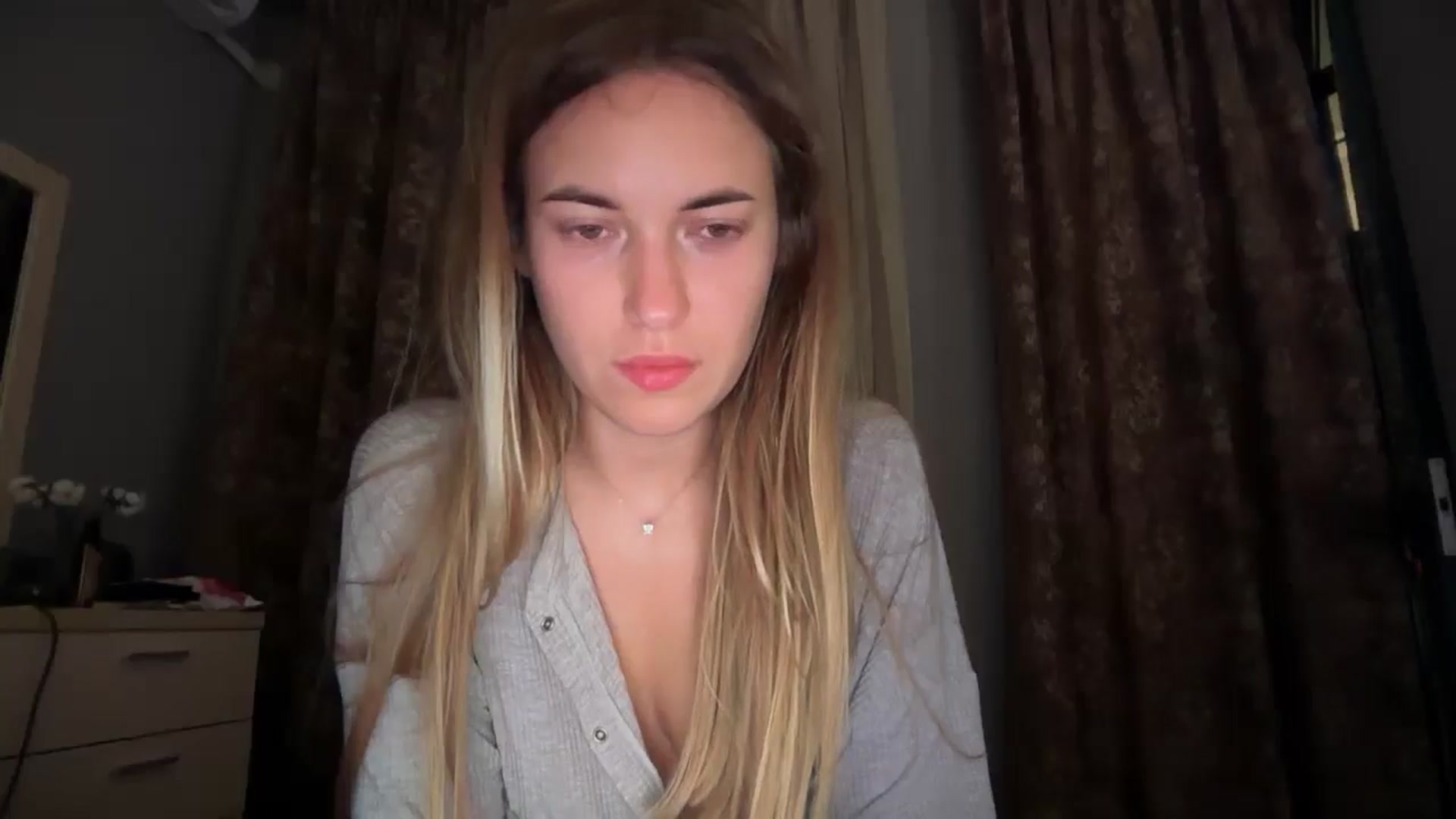 Gallery image thumbnail from SkySunFlower's myfreecams stream on, 07/29/2025, 24:15 image 14 of 20
