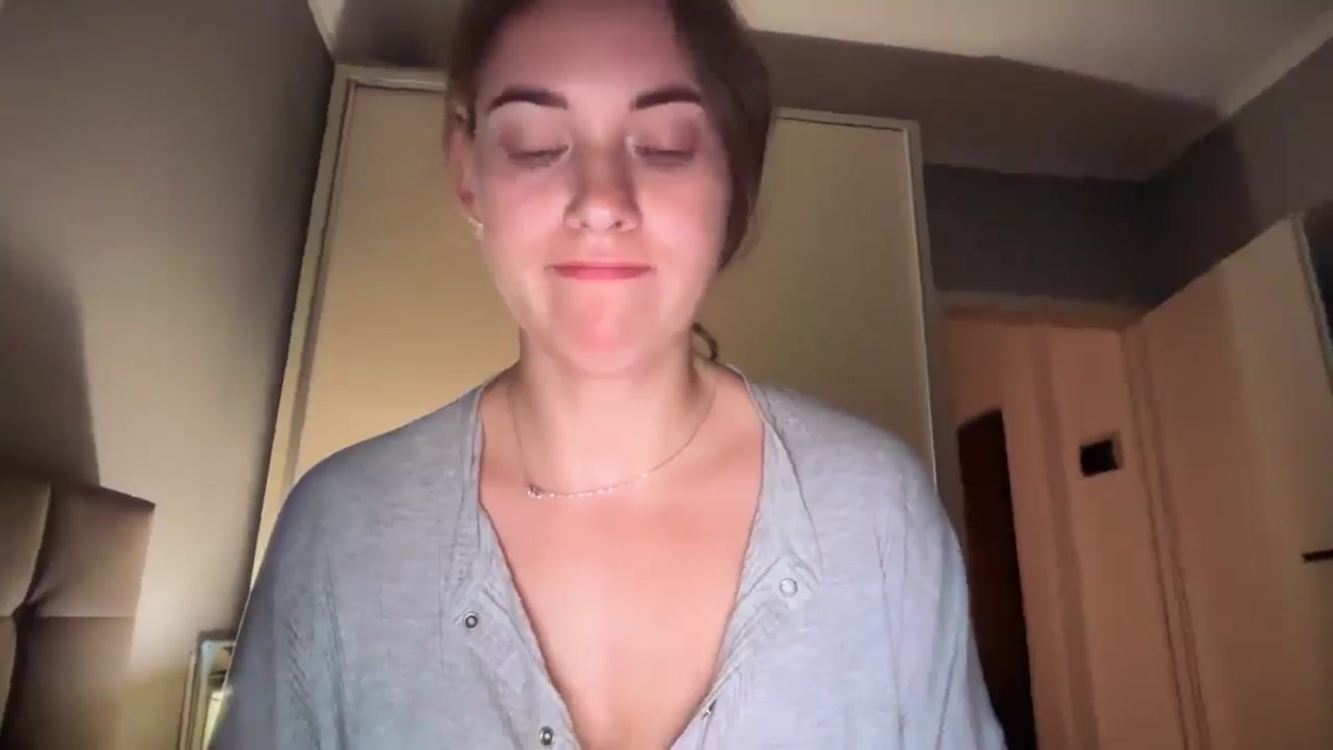 Gallery image thumbnail from SkySunFlower's myfreecams stream on, 07/29/2025, 04:10 image 5 of 20