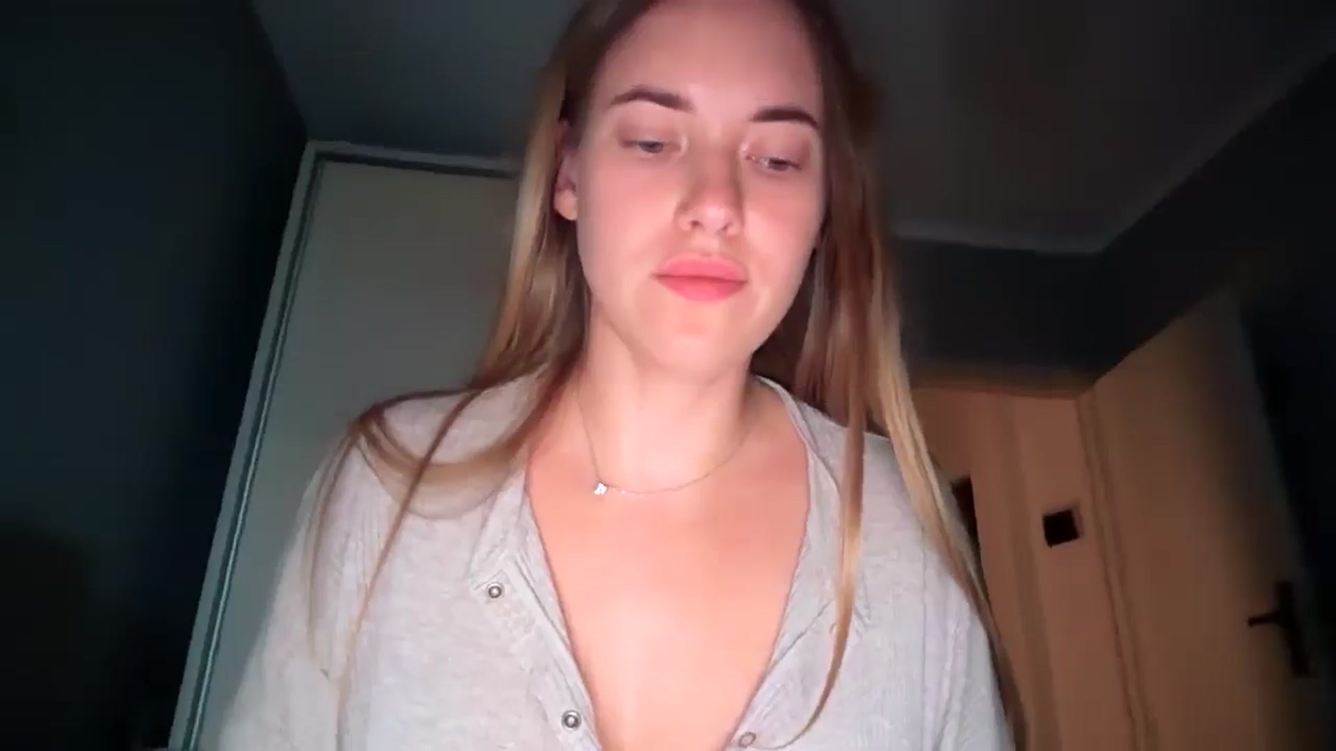Gallery image thumbnail from SkySunFlower's myfreecams stream on, 07/29/2025, 05:28 image 9 of 20