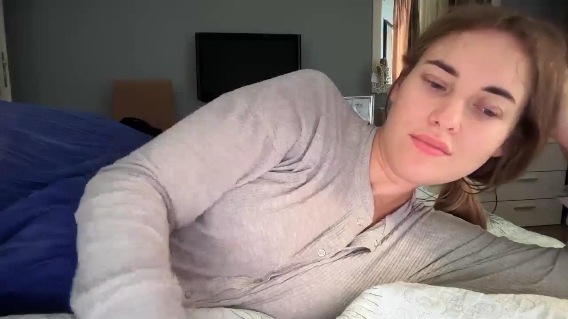 Gallery image thumbnail from SkySunFlower's myfreecams stream on, 07/29/2025, 06:01 image 8 of 20