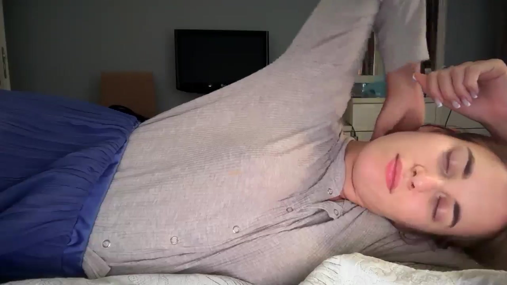 Gallery image thumbnail from SkySunFlower's myfreecams stream on, 07/29/2025, 06:01 image 5 of 20