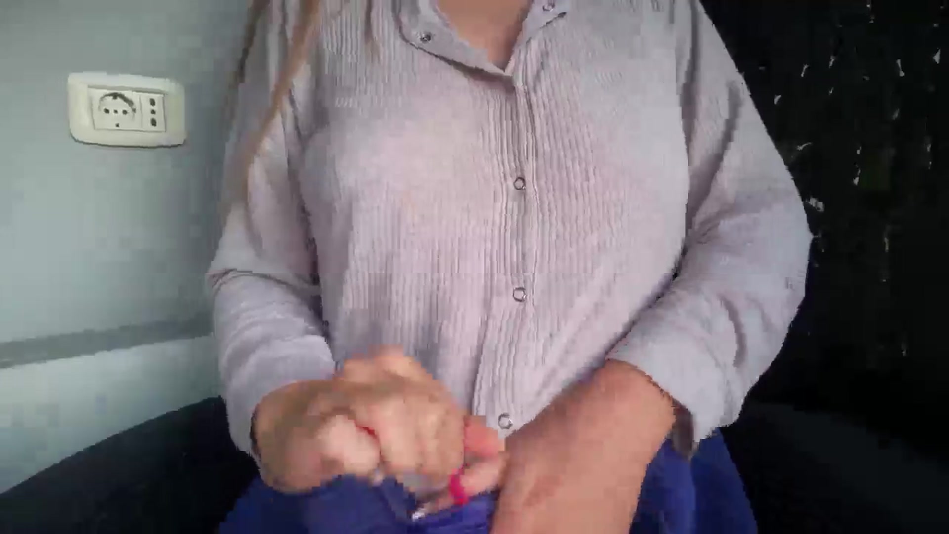 Gallery image thumbnail from SkySunFlower's myfreecams stream on, 07/30/2025, 03:35 image 18 of 20