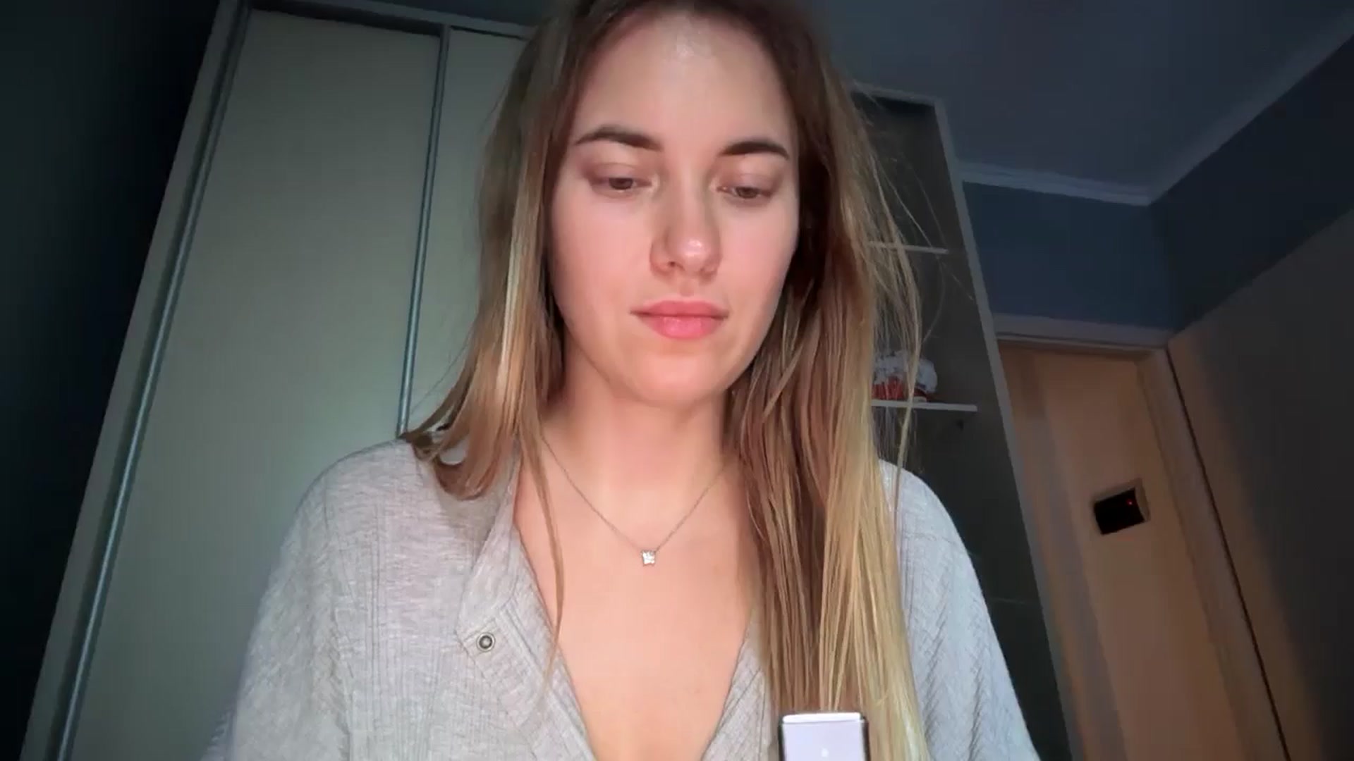 Gallery image thumbnail from SkySunFlower's myfreecams stream on, 07/30/2025, 04:52 image 6 of 20