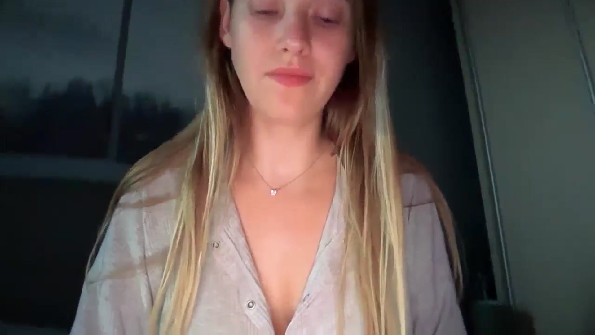 Gallery image thumbnail from SkySunFlower's myfreecams stream on, 07/30/2025, 04:52 image 2 of 20