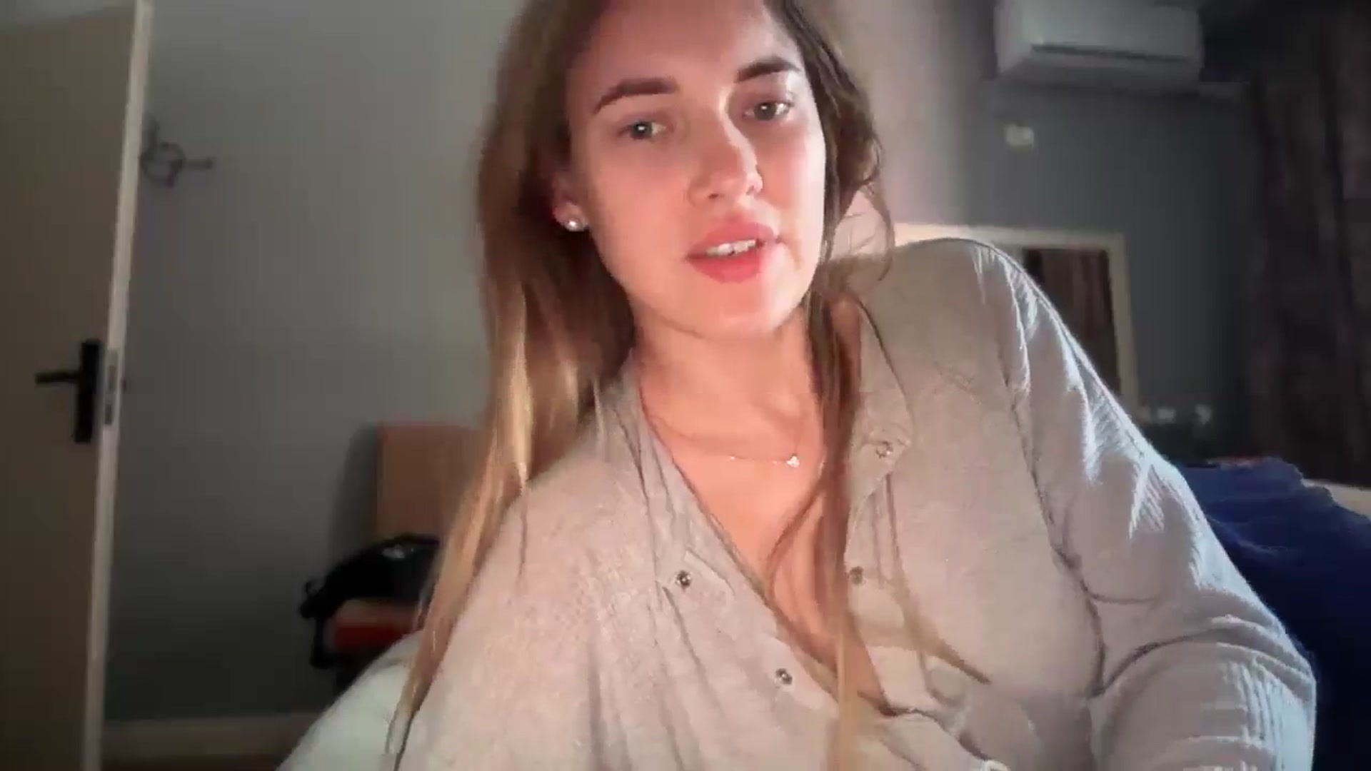 Gallery image thumbnail from SkySunFlower's myfreecams stream on, 07/31/2025, 13:53 image 14 of 20