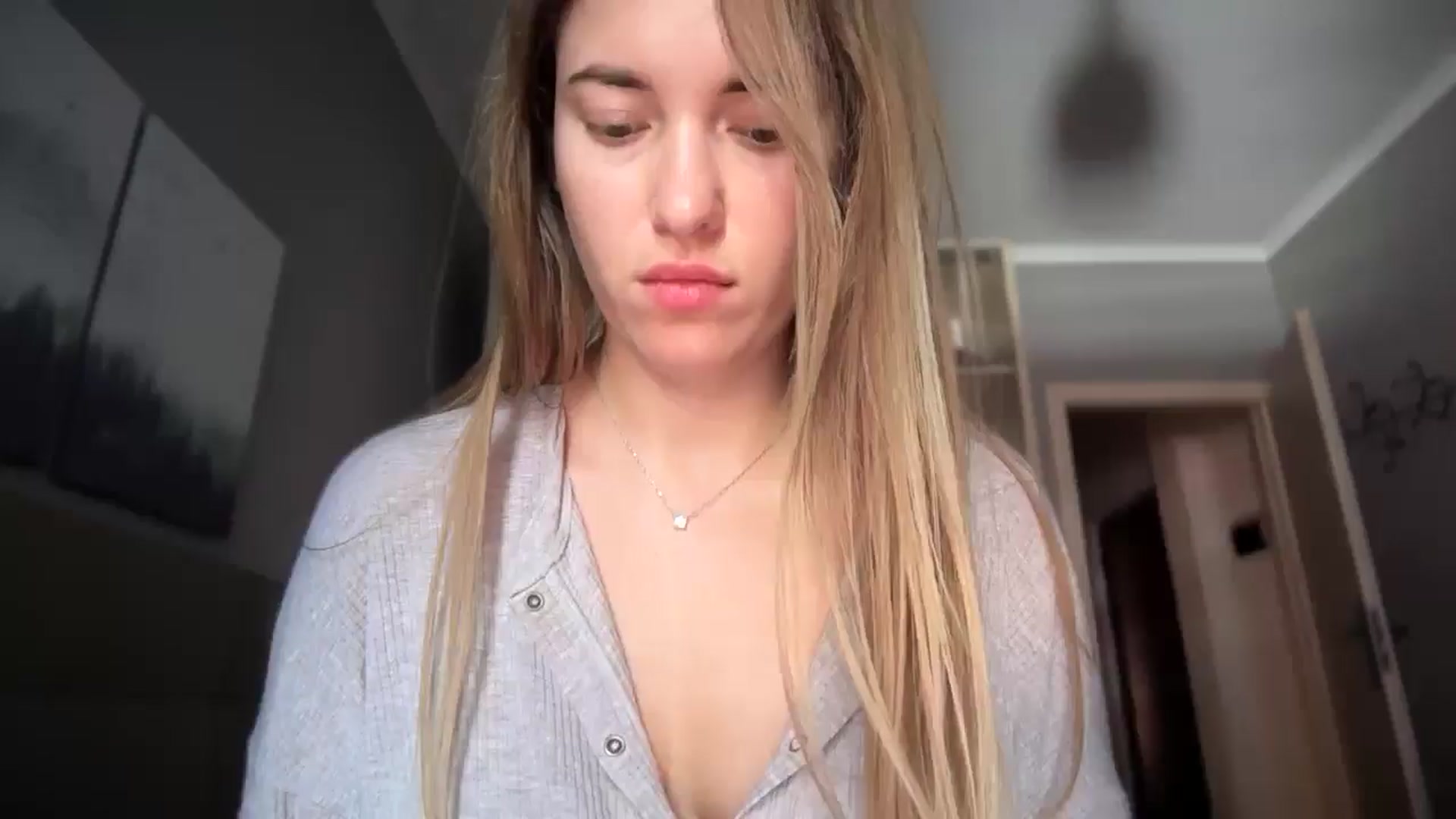 Gallery image thumbnail from SkySunFlower's myfreecams stream on, 07/31/2025, 14:21 image 16 of 20