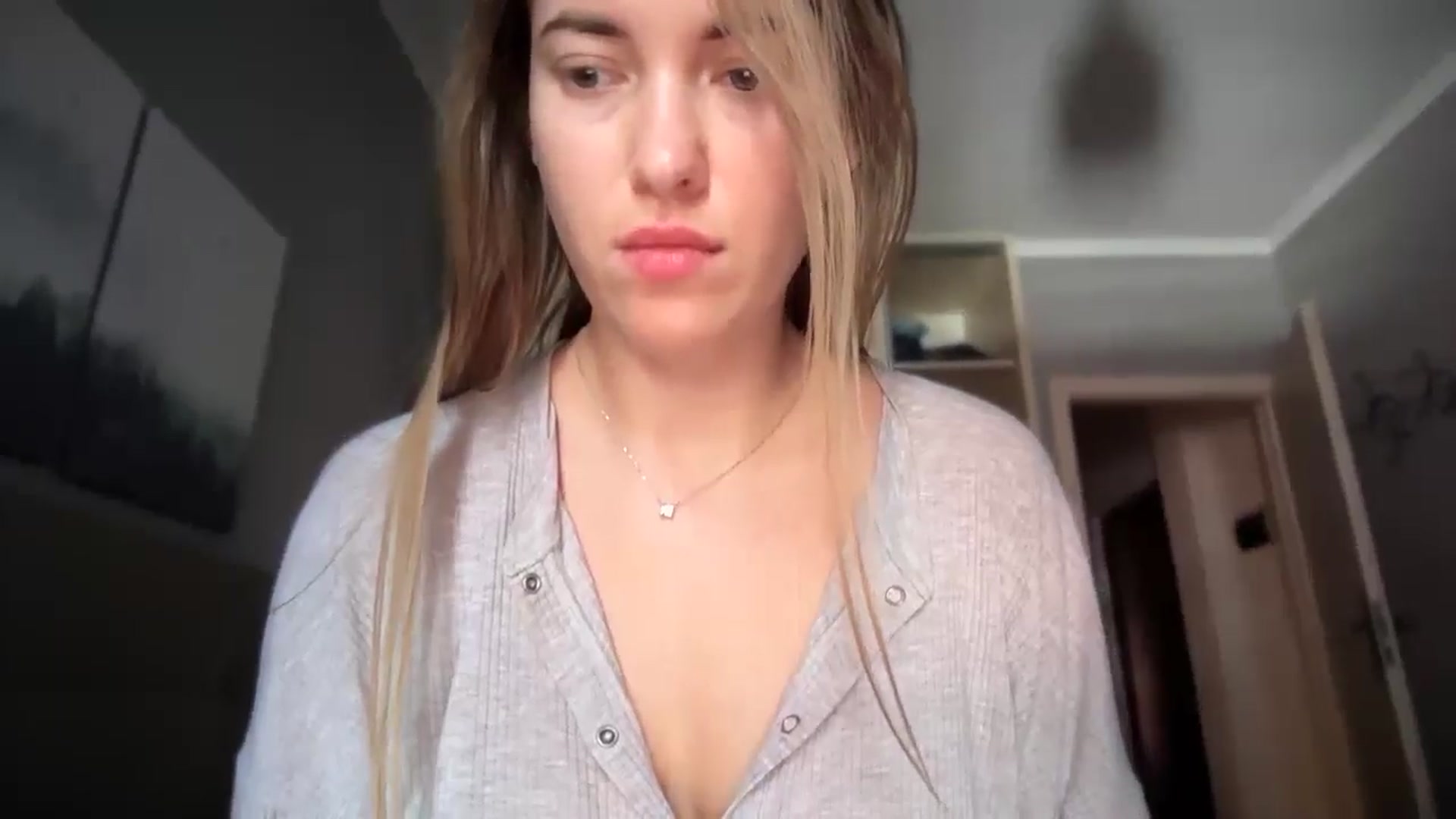 Gallery image thumbnail from SkySunFlower's myfreecams stream on, 07/31/2025, 14:21 image 17 of 20