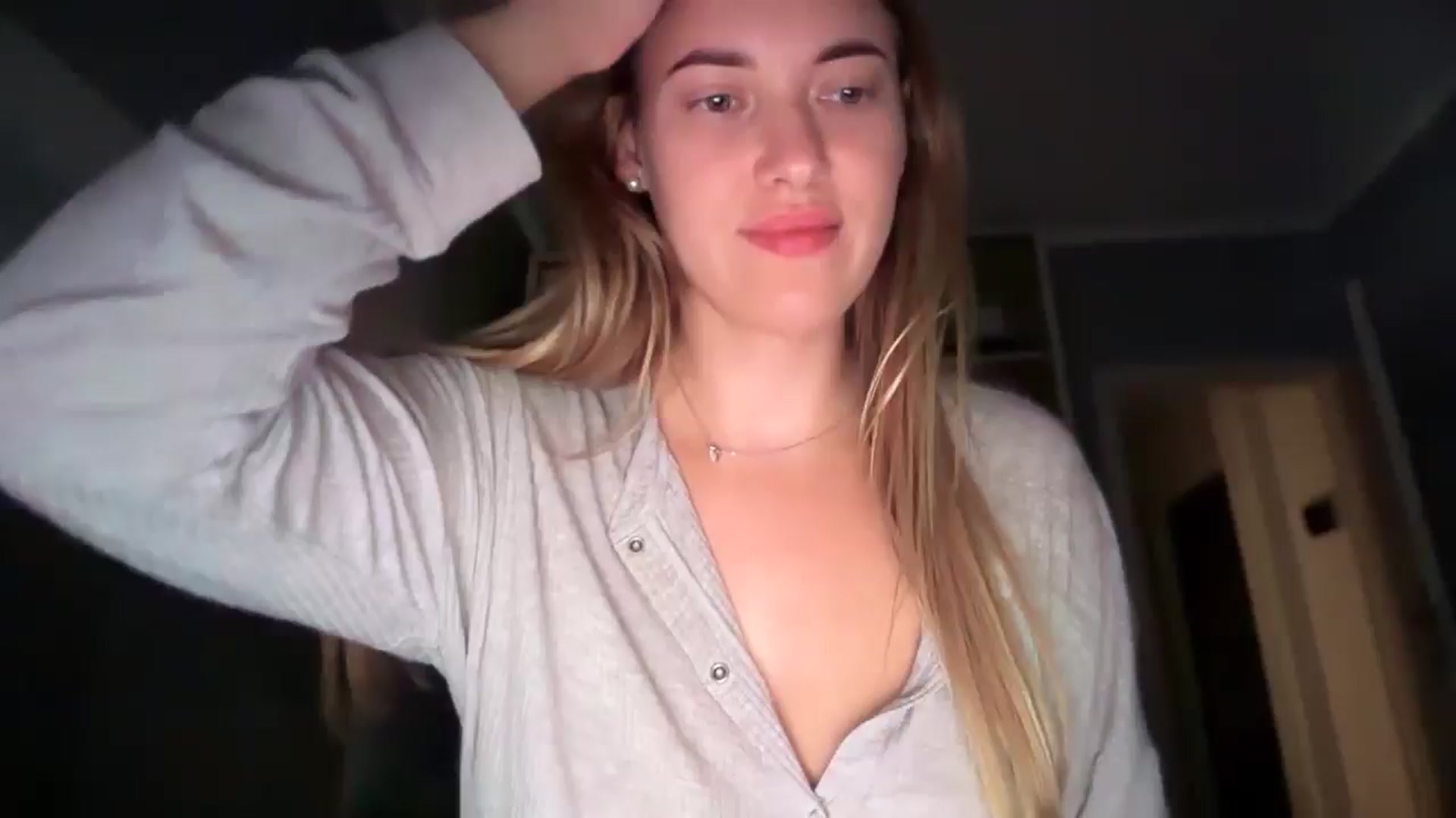 Gallery image thumbnail from SkySunFlower's myfreecams stream on, 07/31/2025, 15:33 image 8 of 20