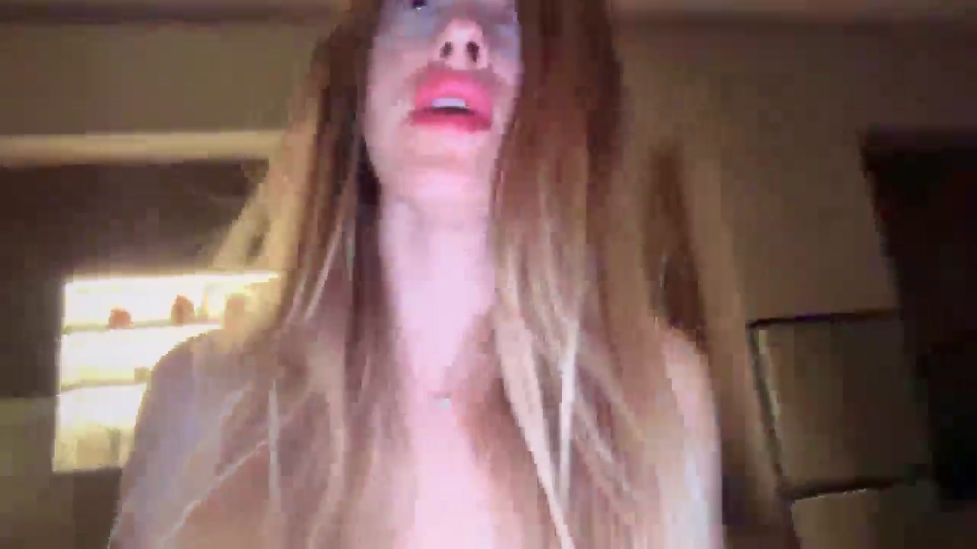 Gallery image thumbnail from SkySunFlower's myfreecams stream on, 08/01/2025, 03:53 image 2 of 20