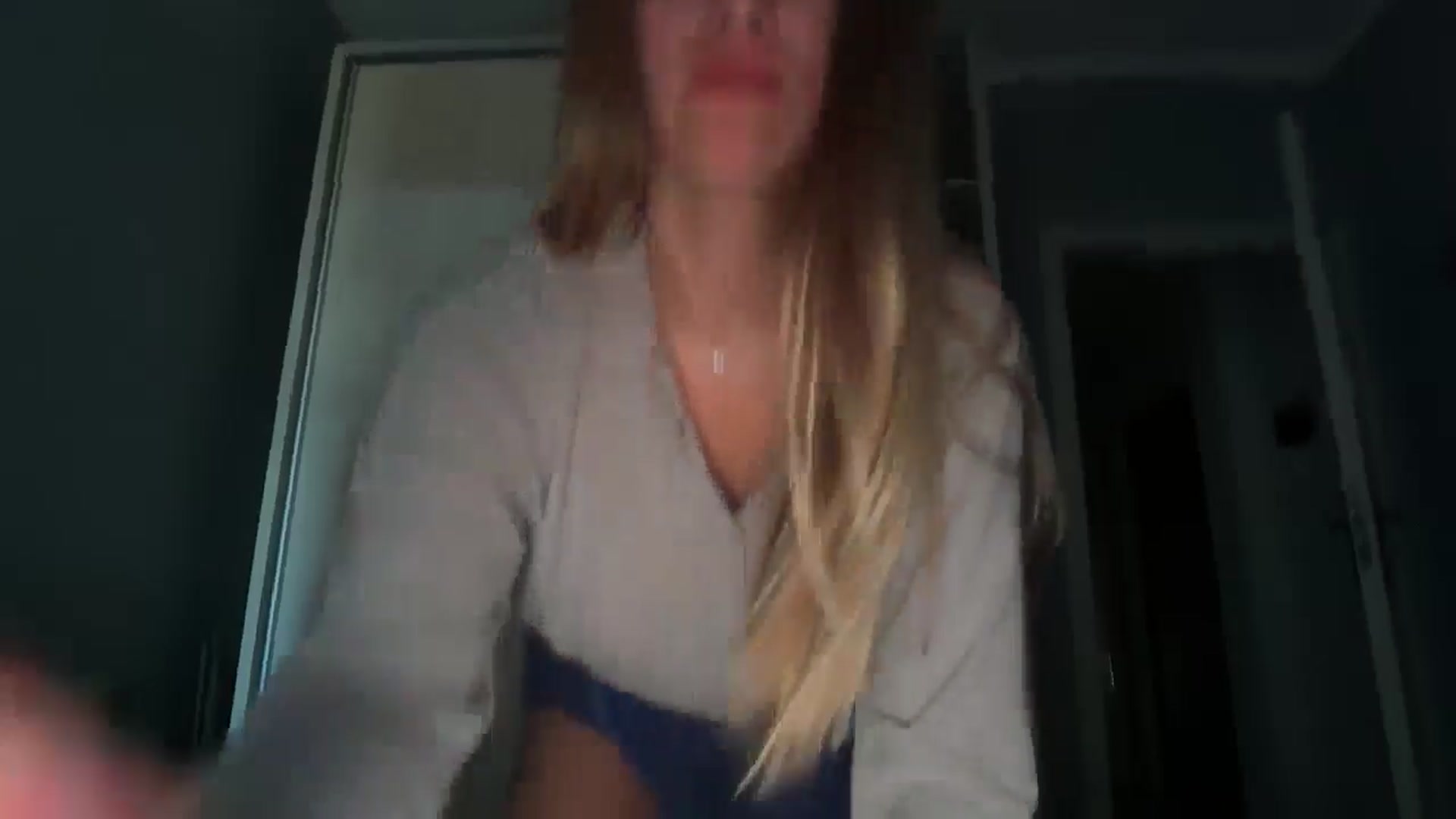 Gallery image thumbnail from SkySunFlower's myfreecams stream on, 08/04/2025, 07:38 image 12 of 20