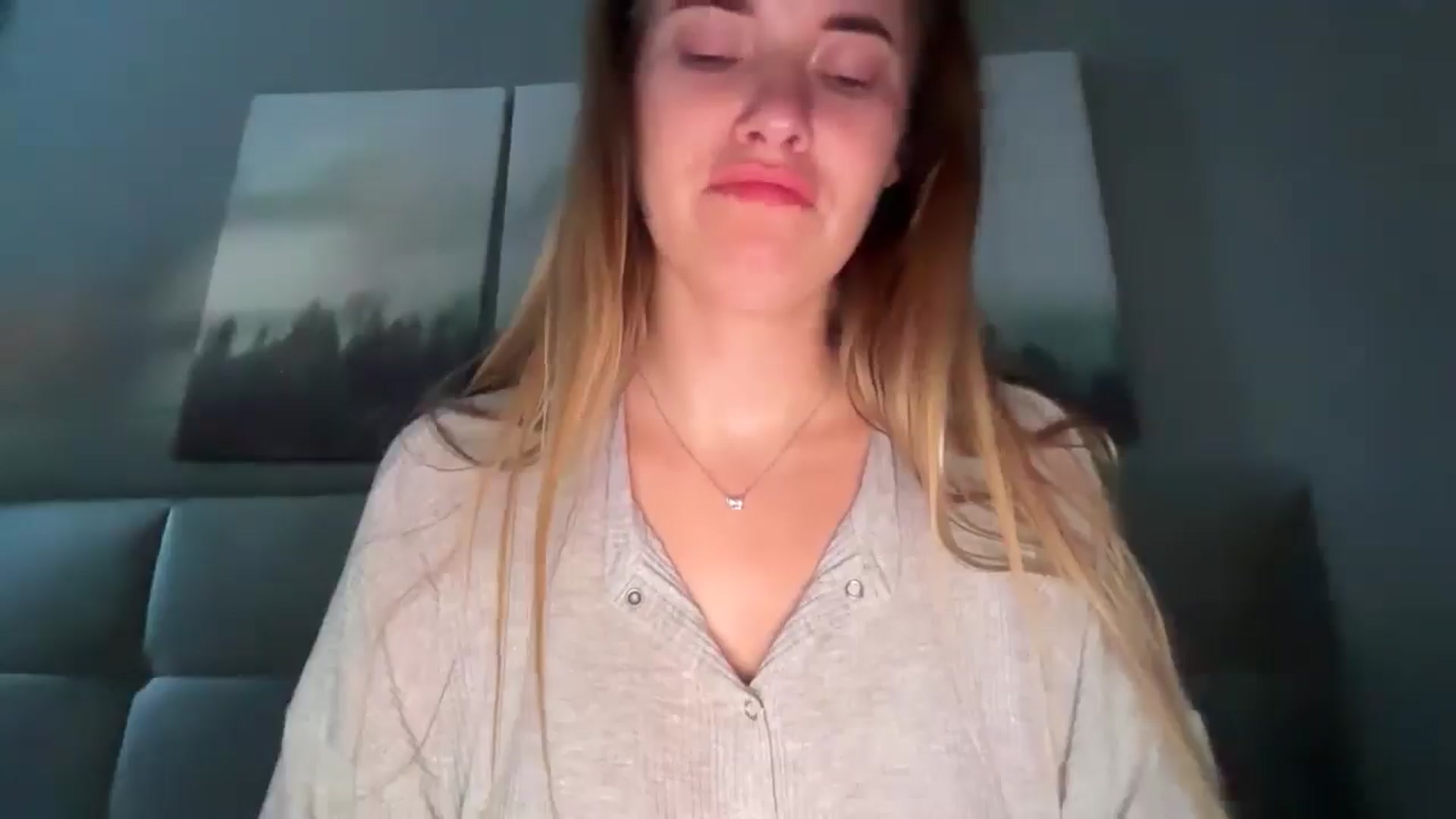 Gallery image thumbnail from SkySunFlower's myfreecams stream on, 08/04/2025, 07:57 image 11 of 20