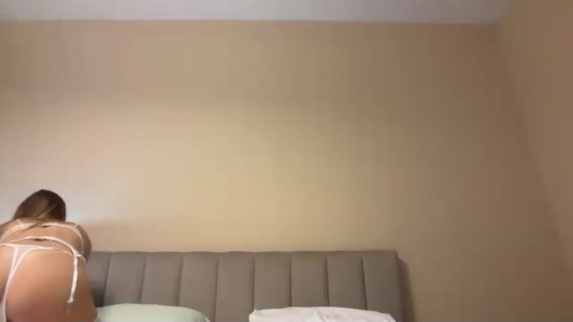 Gallery image thumbnail from SkySunFlower's myfreecams stream on, 08/04/2025, 22:13 image 2 of 20