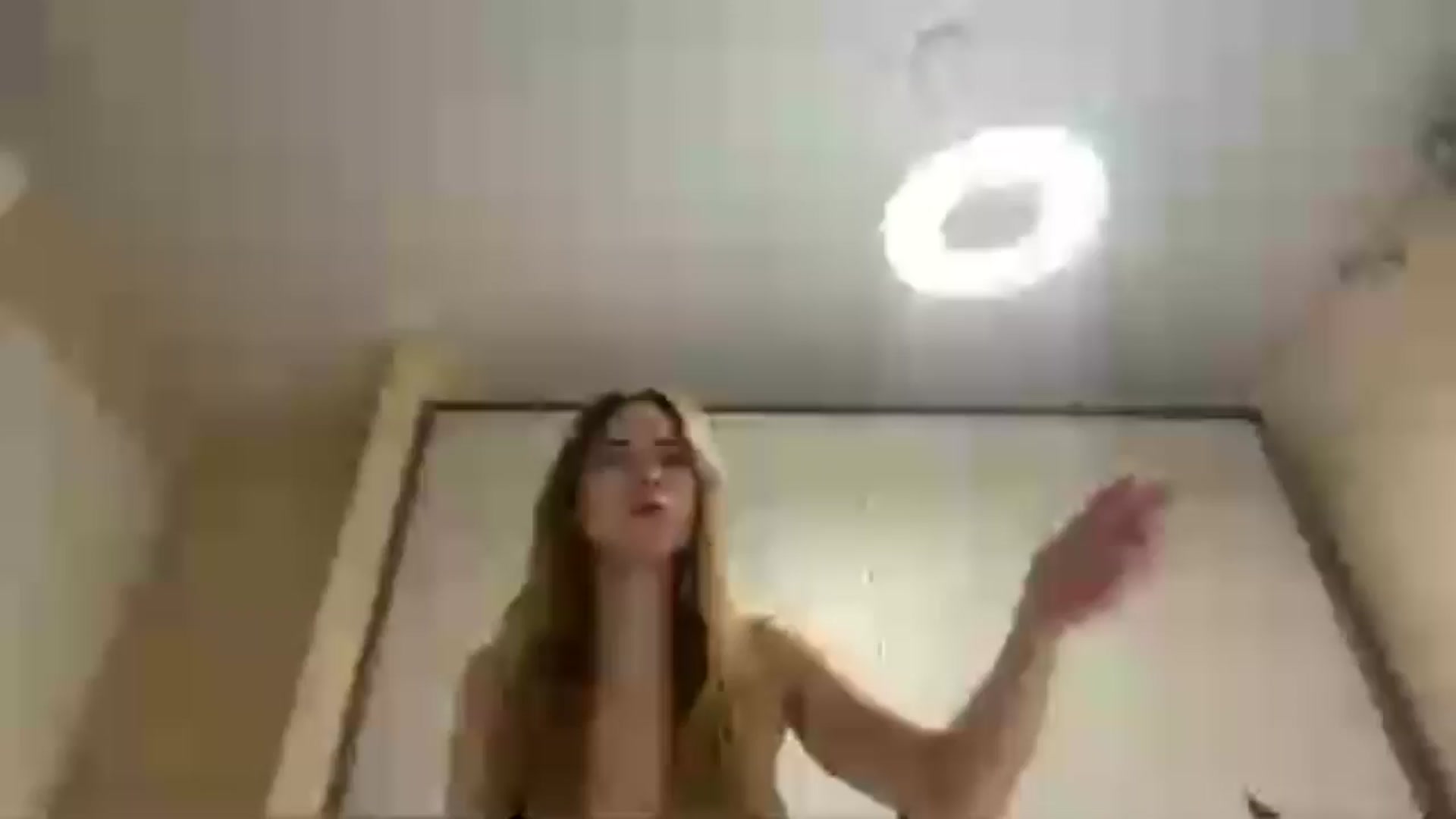 Gallery image thumbnail from SkySunFlower's myfreecams stream on, 08/04/2025, 22:13 image 17 of 20