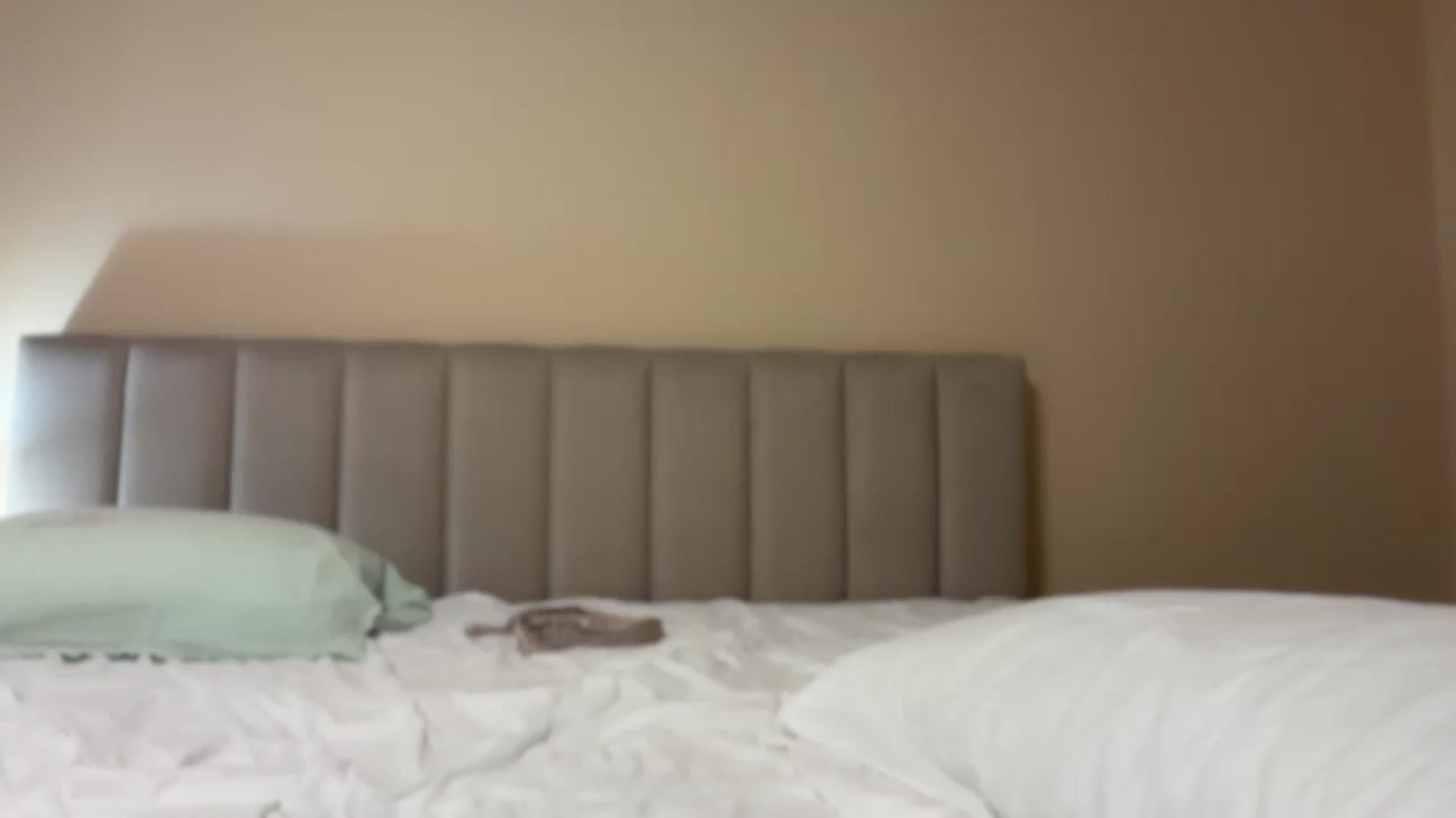 Gallery image thumbnail from SkySunFlower's myfreecams stream on, 08/06/2025, 24:01 image 17 of 20