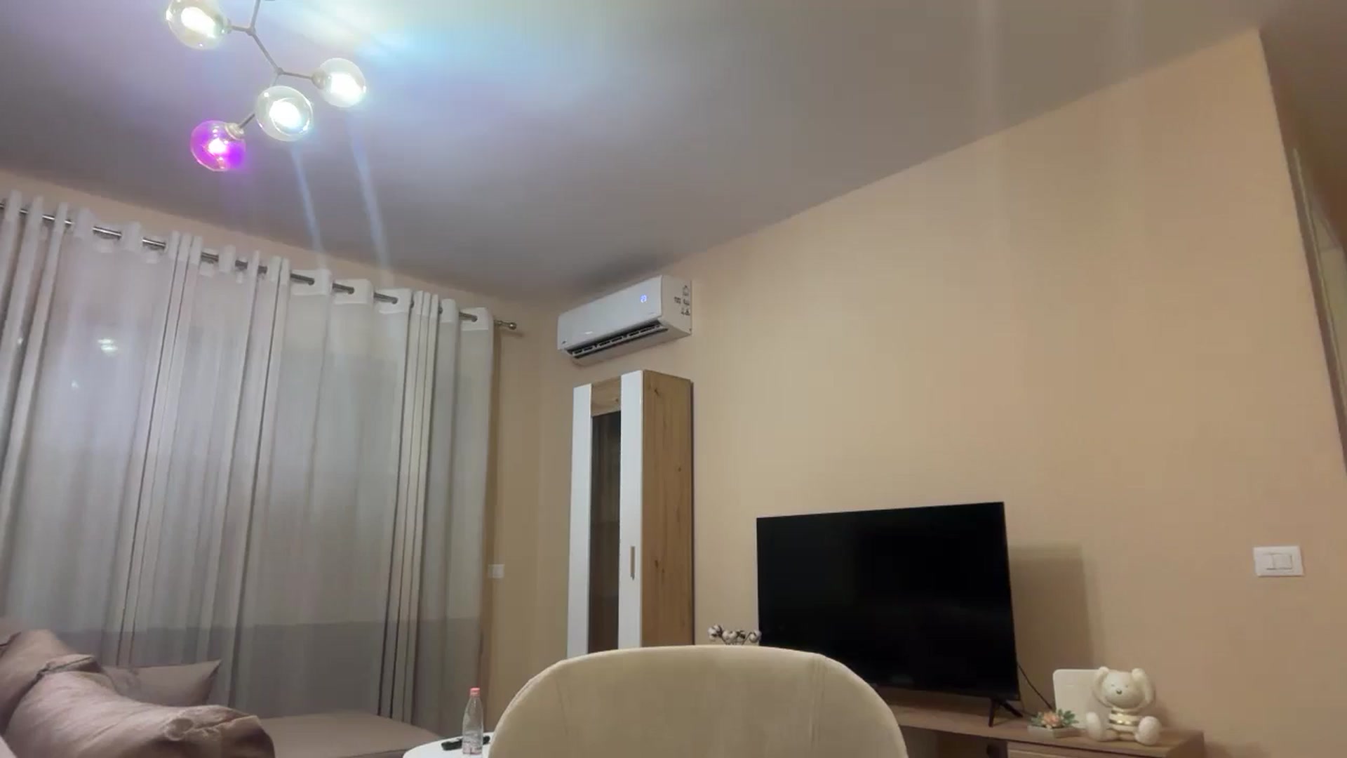 Gallery image thumbnail from SkySunFlower's myfreecams stream on, 08/06/2025, 24:01 image 2 of 20
