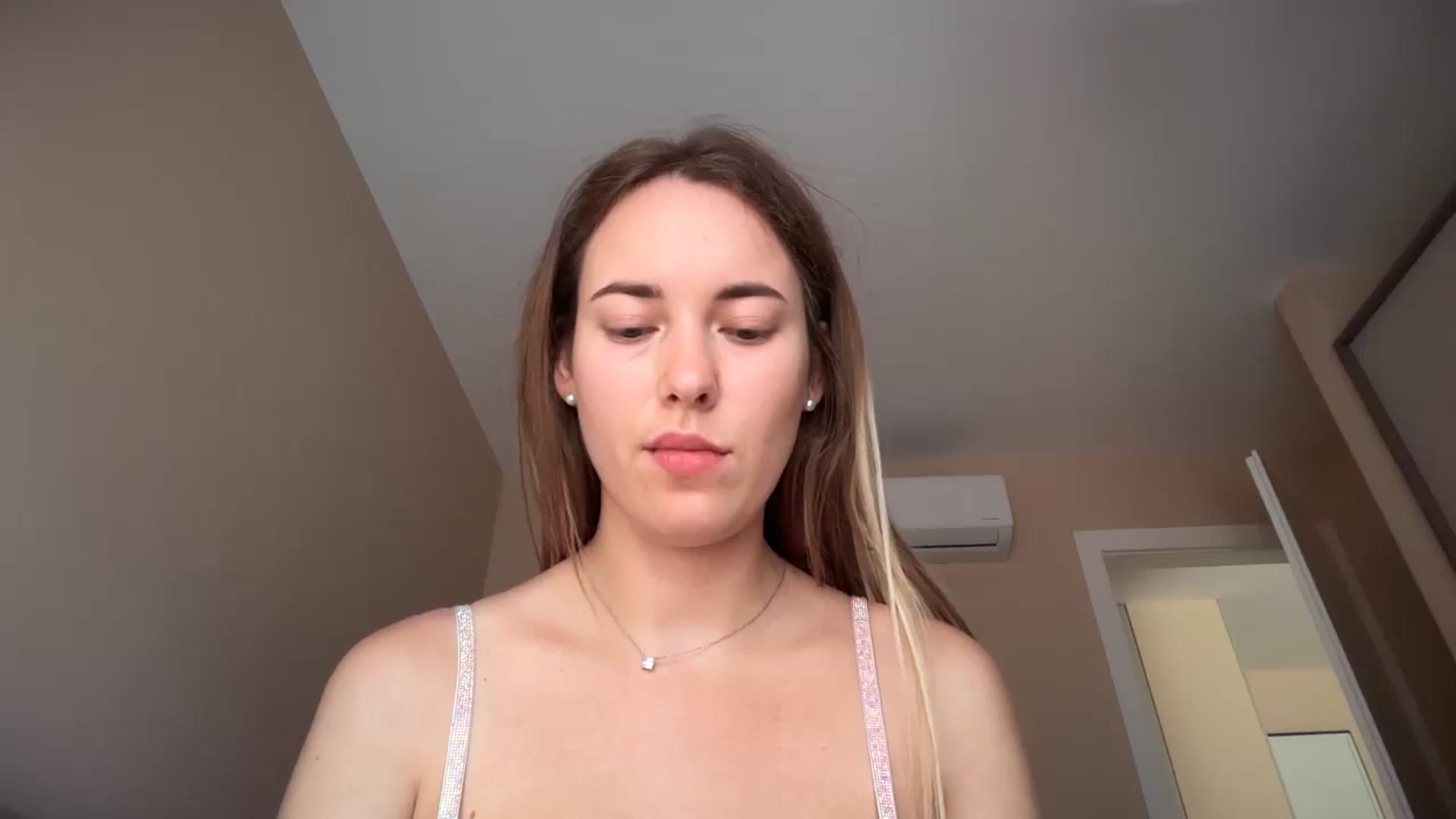 Gallery image thumbnail from SkySunFlower's myfreecams stream on, 08/07/2025, 16:11 image 8 of 20