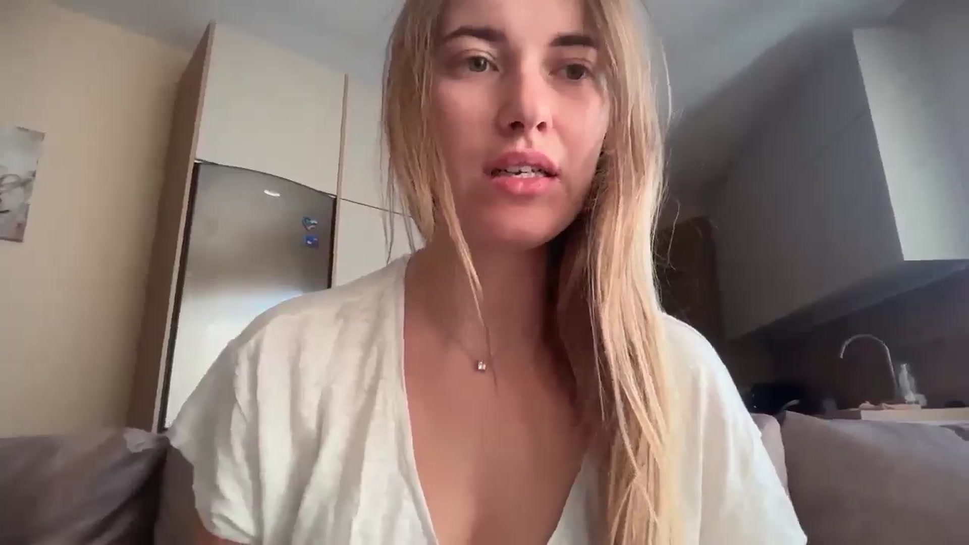 Gallery image thumbnail from SkySunFlower's myfreecams stream on, 08/07/2025, 16:50 image 20 of 20