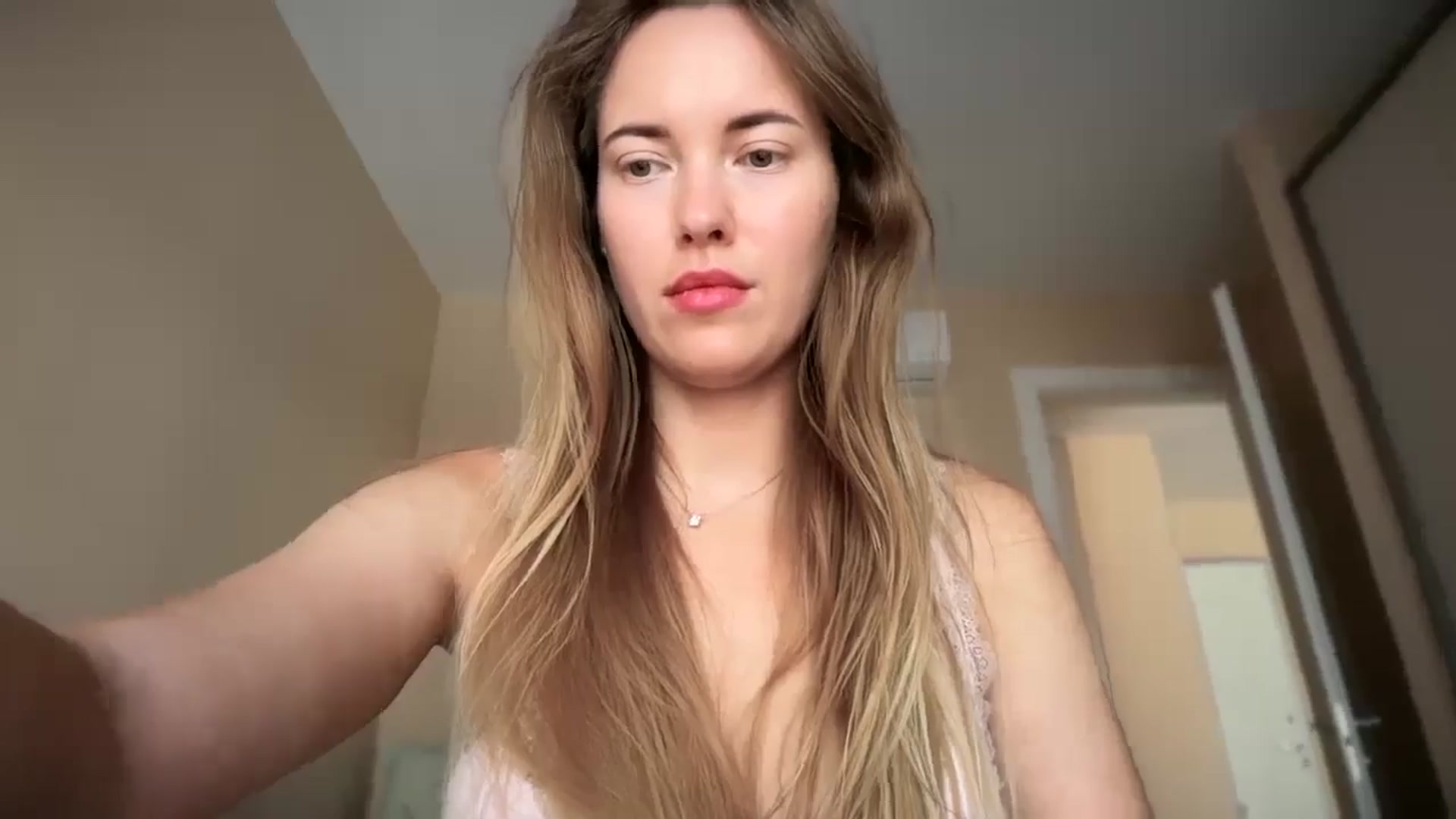 Gallery image thumbnail from SkySunFlower's myfreecams stream on, 08/08/2025, 09:03 image 12 of 20