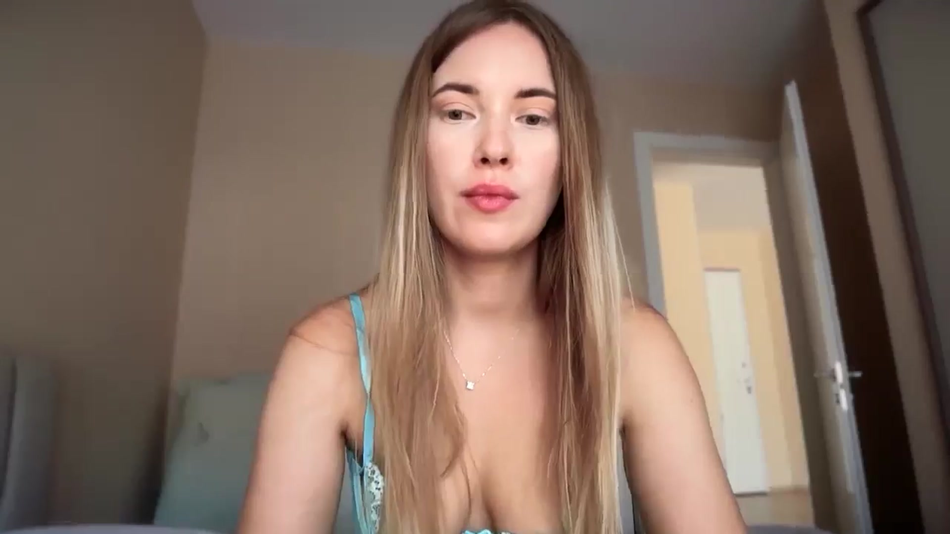 Gallery image thumbnail from SkySunFlower's myfreecams stream on, 08/08/2025, 15:21 image 3 of 20