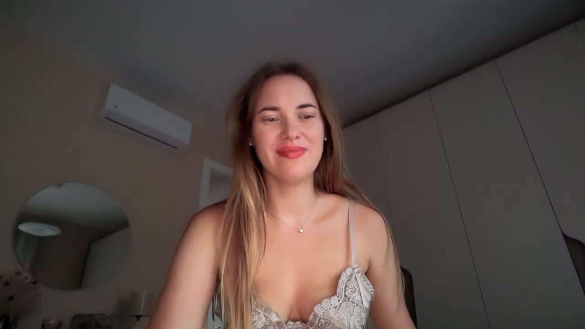 Gallery image thumbnail from SkySunFlower's myfreecams stream on, 08/11/2025, 17:58 image 8 of 20