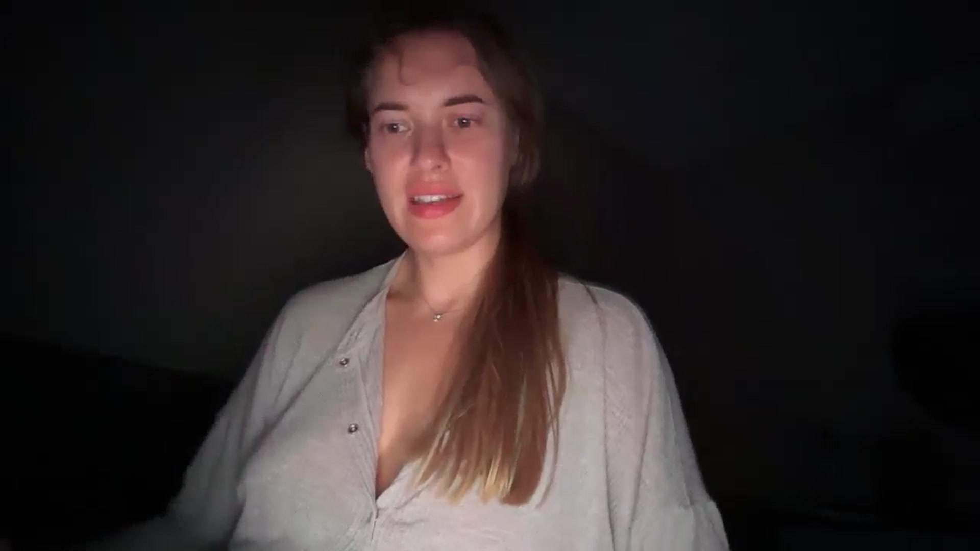 Gallery image thumbnail from SkySunFlower's myfreecams stream on, 08/11/2025, 19:19 image 10 of 20