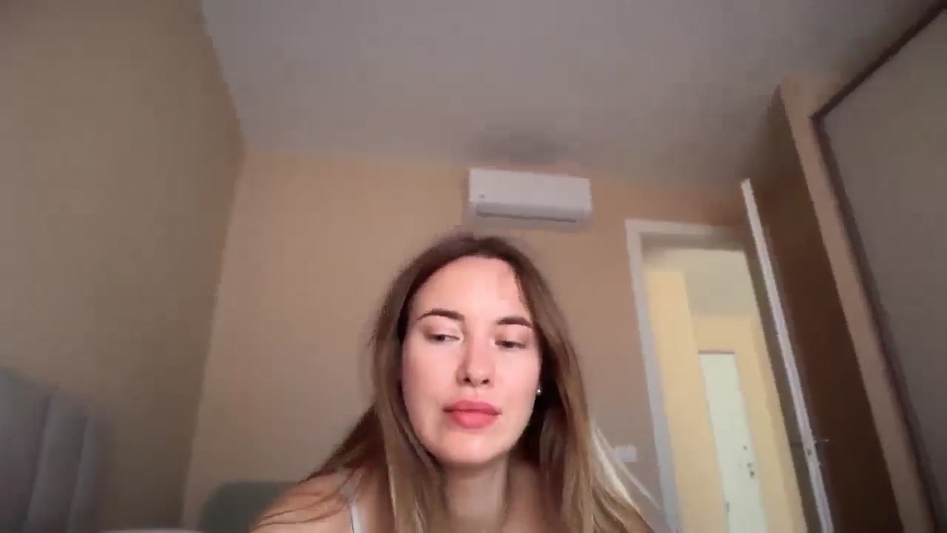 Gallery image thumbnail from SkySunFlower's myfreecams stream on, 08/13/2025, 16:16 image 2 of 20