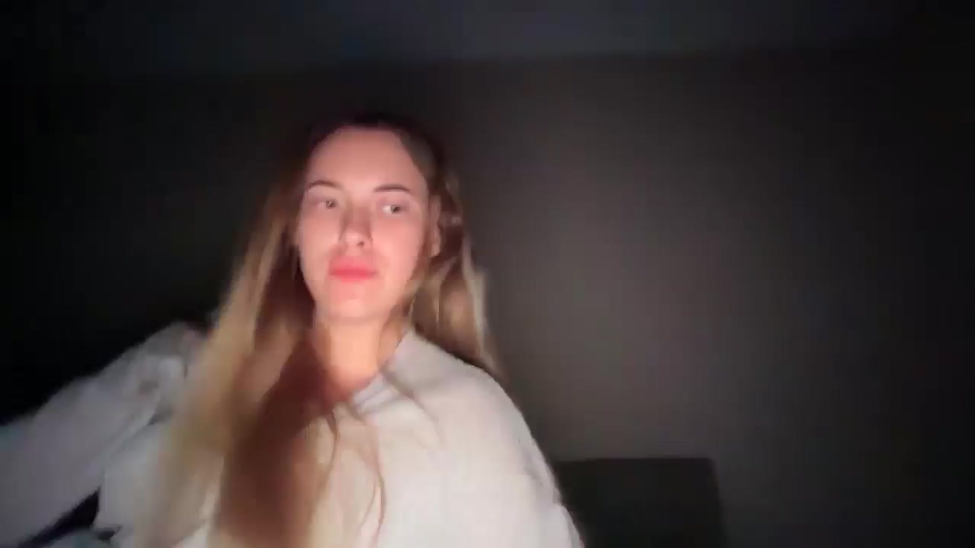 Gallery image thumbnail from SkySunFlower's myfreecams stream on, 08/15/2025, 03:58 image 2 of 20