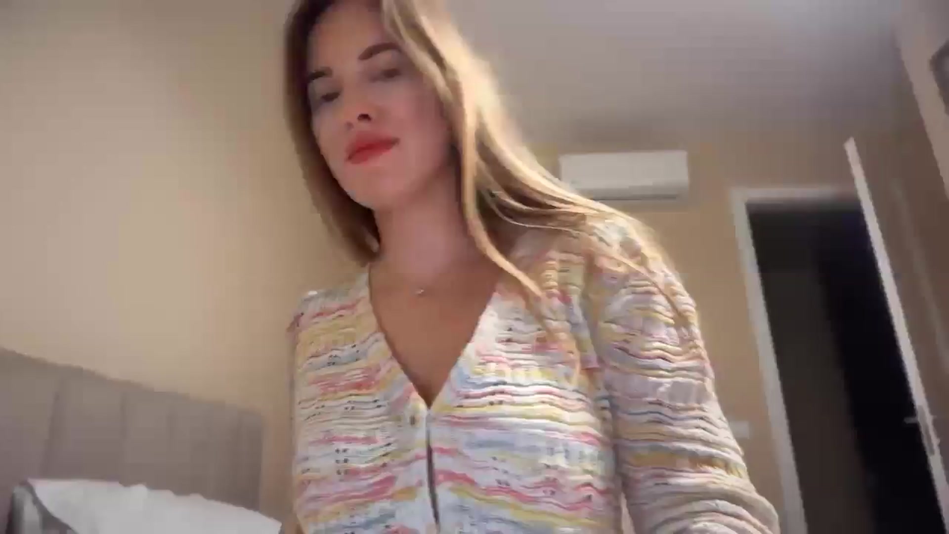 Gallery image thumbnail from SkySunFlower's myfreecams stream on, 08/16/2025, 23:44 image 1 of 20