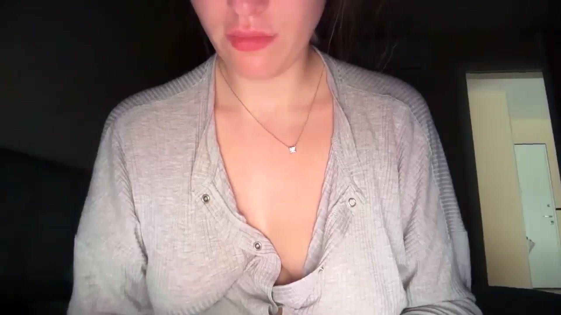 Gallery image thumbnail from SkySunFlower's myfreecams stream on, 08/18/2025, 07:22 image 4 of 20
