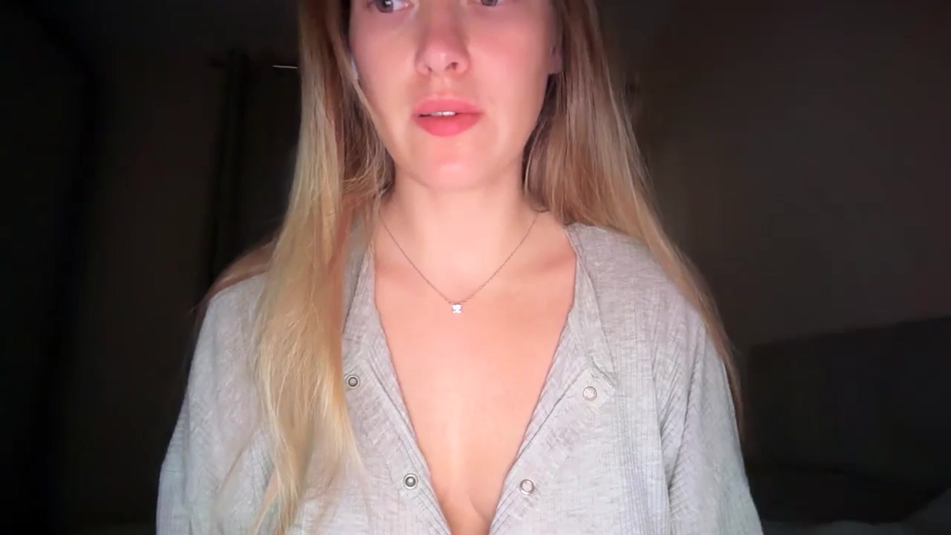 Gallery image thumbnail from SkySunFlower's myfreecams stream on, 08/21/2025, 07:56 image 13 of 20