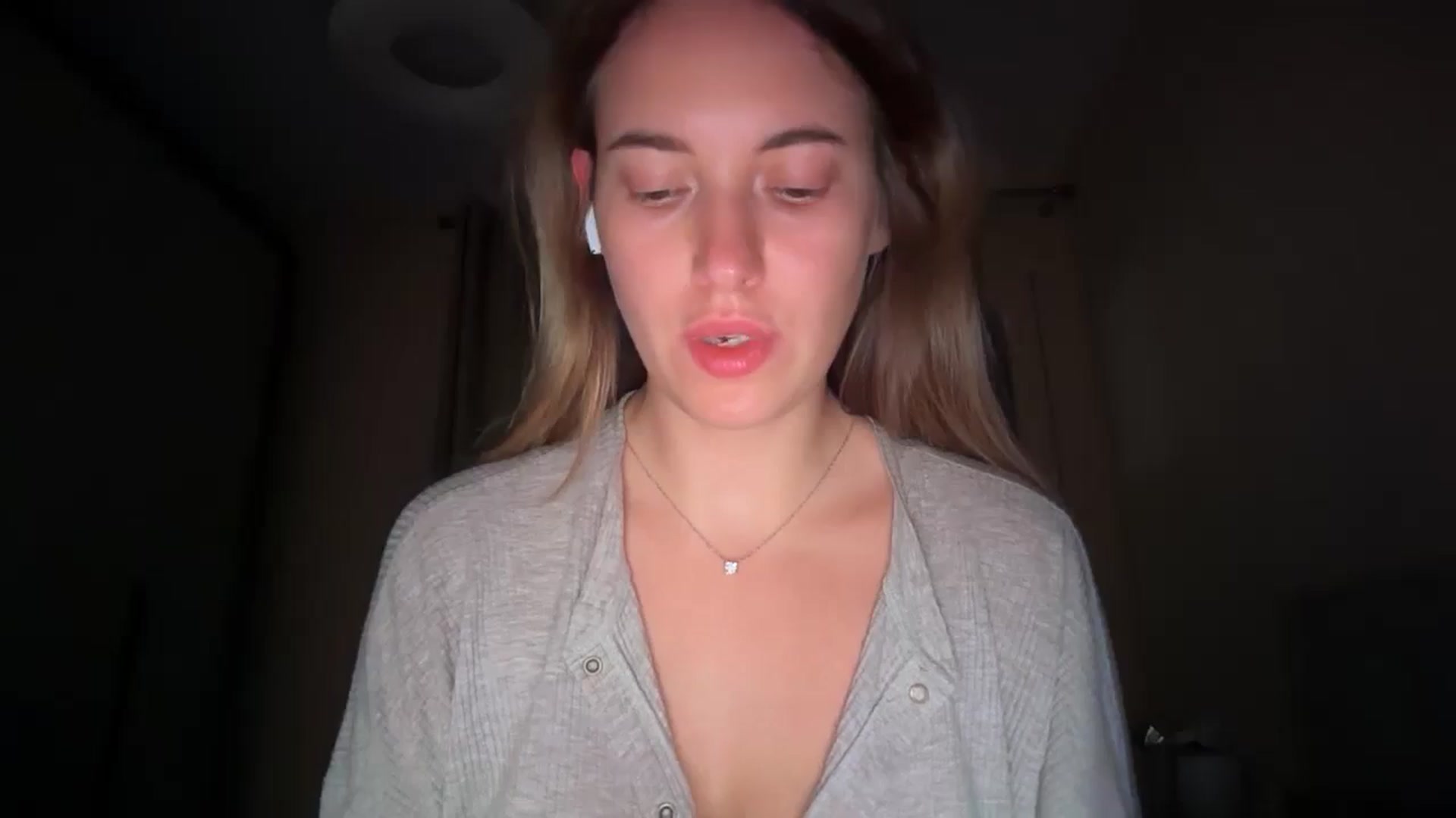 Gallery image thumbnail from SkySunFlower's myfreecams stream on, 08/21/2025, 07:56 image 5 of 20
