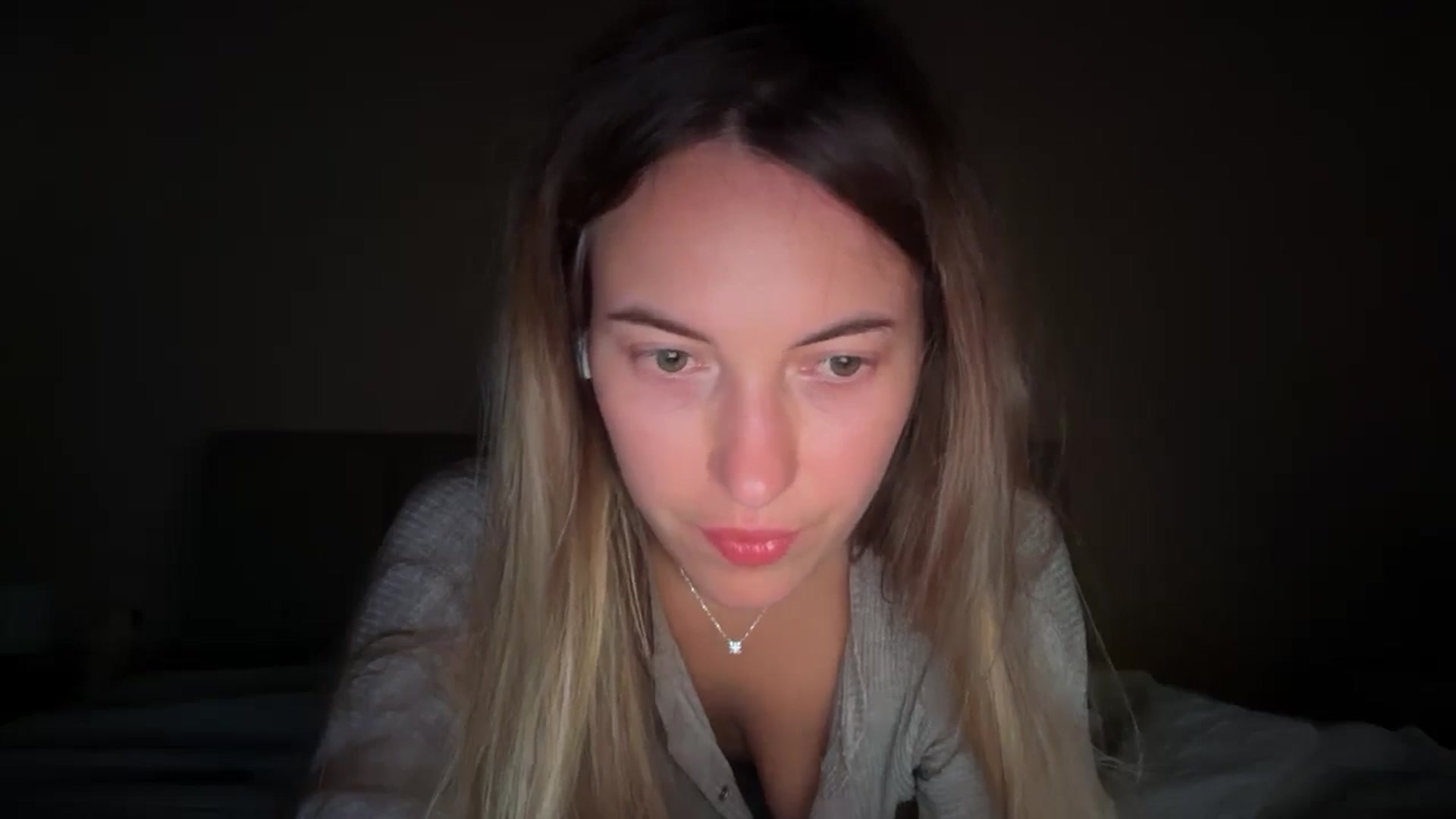 Gallery image thumbnail from SkySunFlower's myfreecams stream on, 08/21/2025, 07:56 image 17 of 20