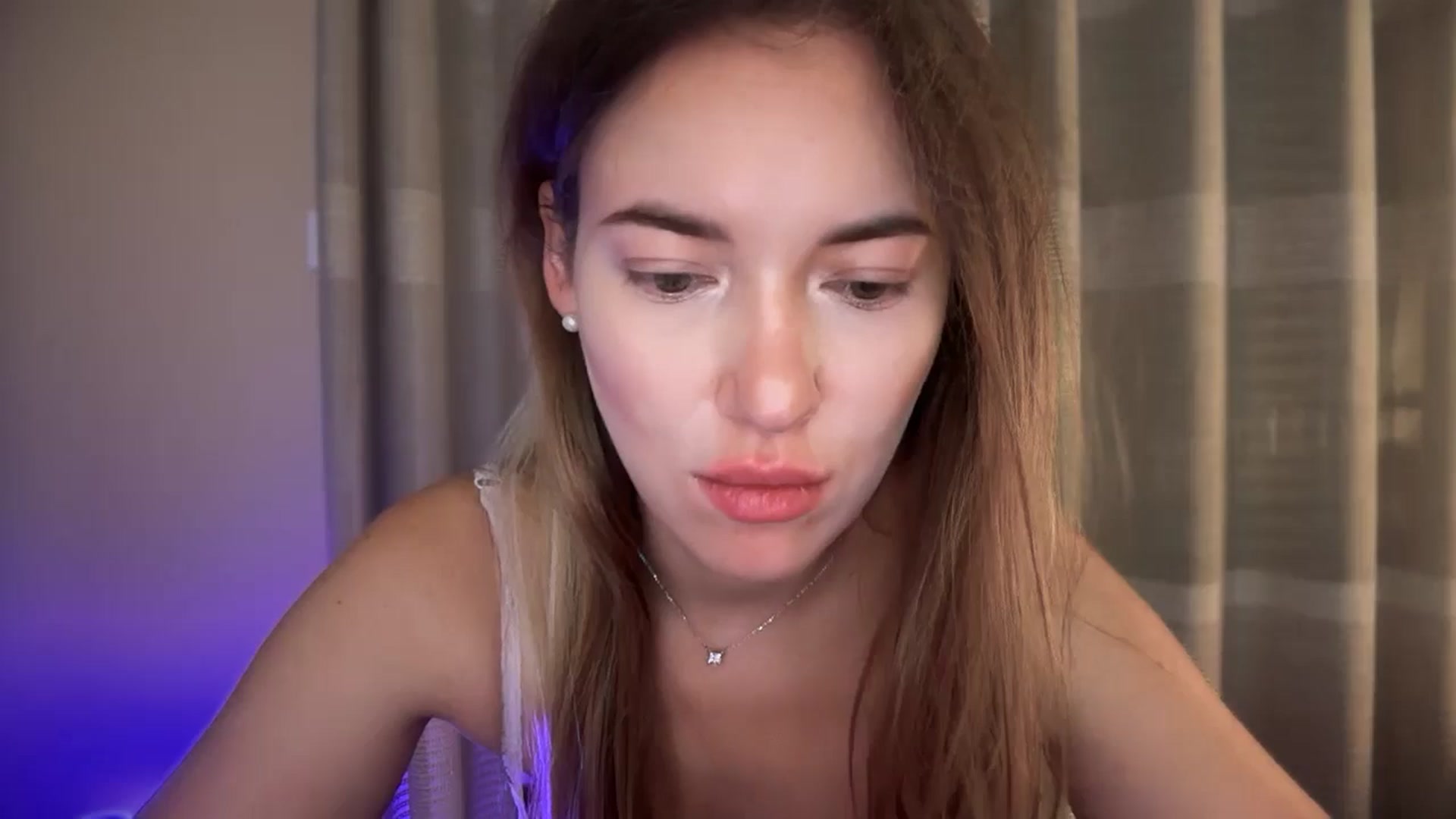 Gallery image thumbnail from SkySunFlower's myfreecams stream on, 08/23/2025, 23:57 image 5 of 20