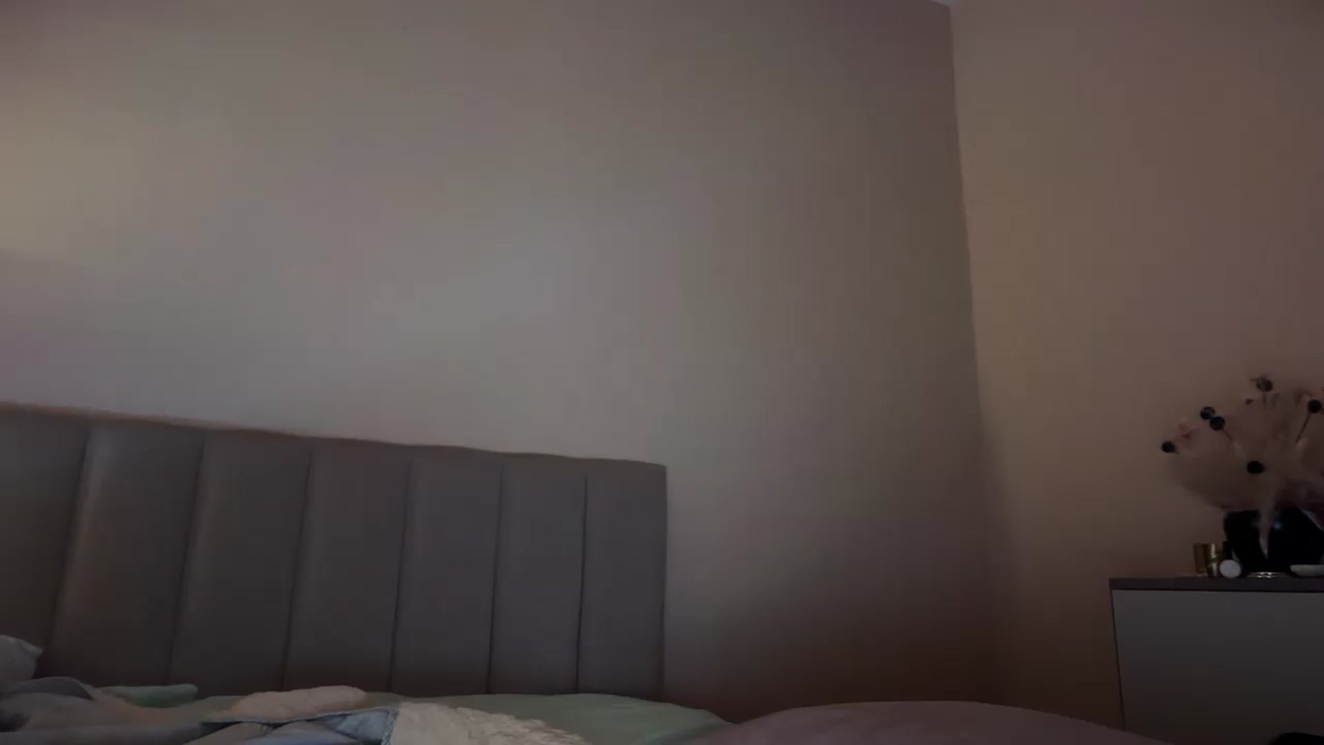 Gallery image thumbnail from SkySunFlower's myfreecams stream on, 08/26/2025, 03:57 image 17 of 20