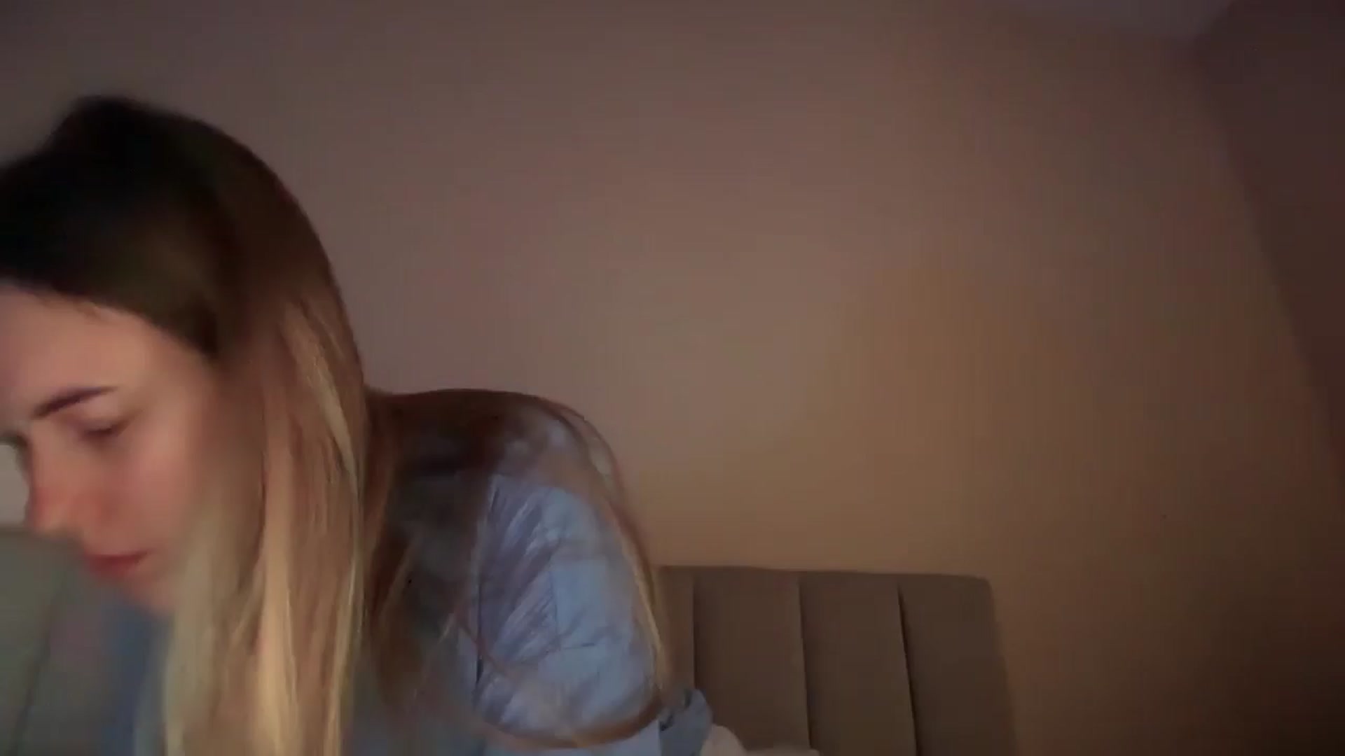 Gallery image thumbnail from SkySunFlower's myfreecams stream on, 08/27/2025, 07:18 image 2 of 20