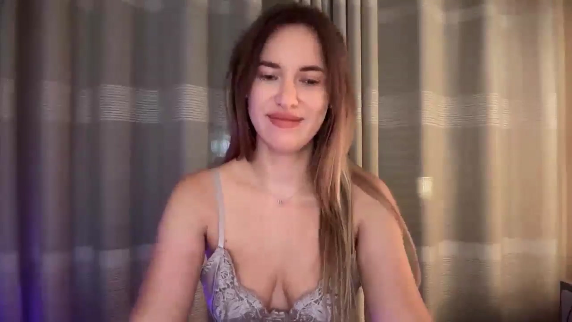 Gallery image thumbnail from SkySunFlower's myfreecams stream on, 08/28/2025, 01:02 image 16 of 20