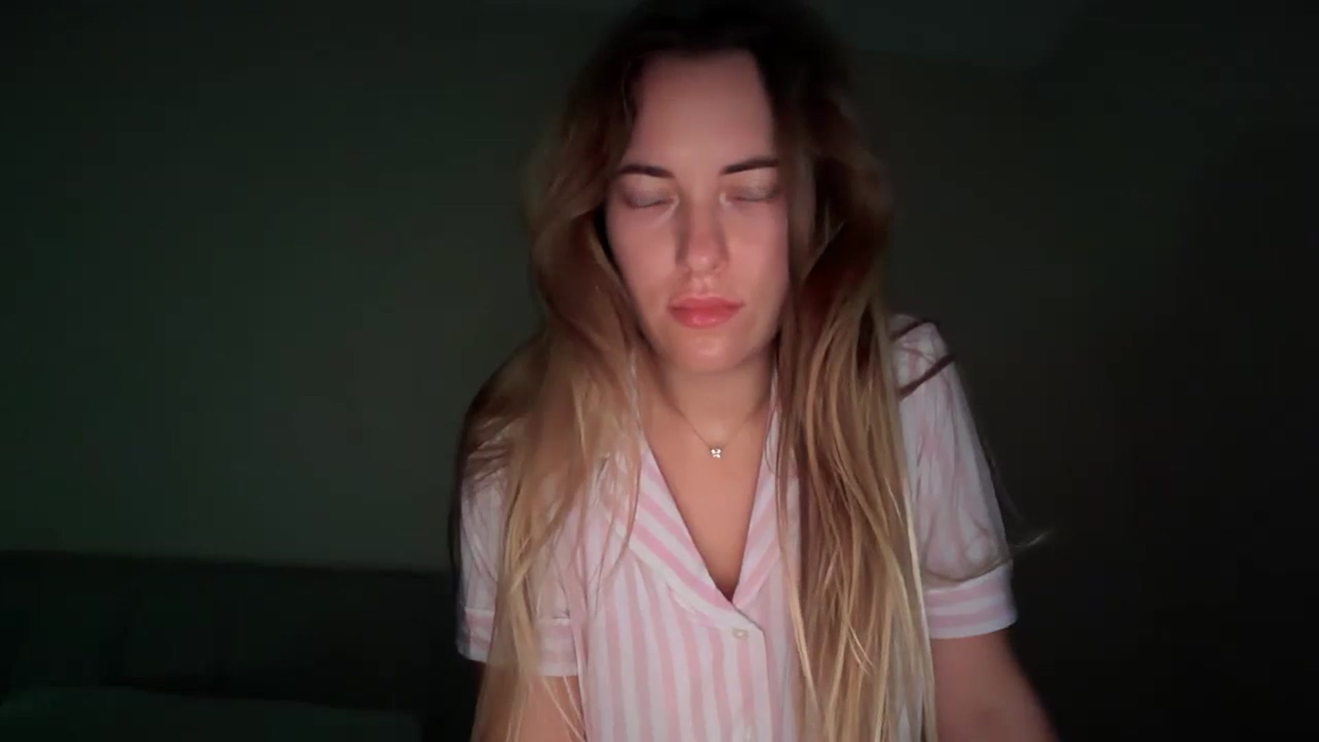 Gallery image thumbnail from SkySunFlower's myfreecams stream on, 09/07/2025, 05:33 image 7 of 20