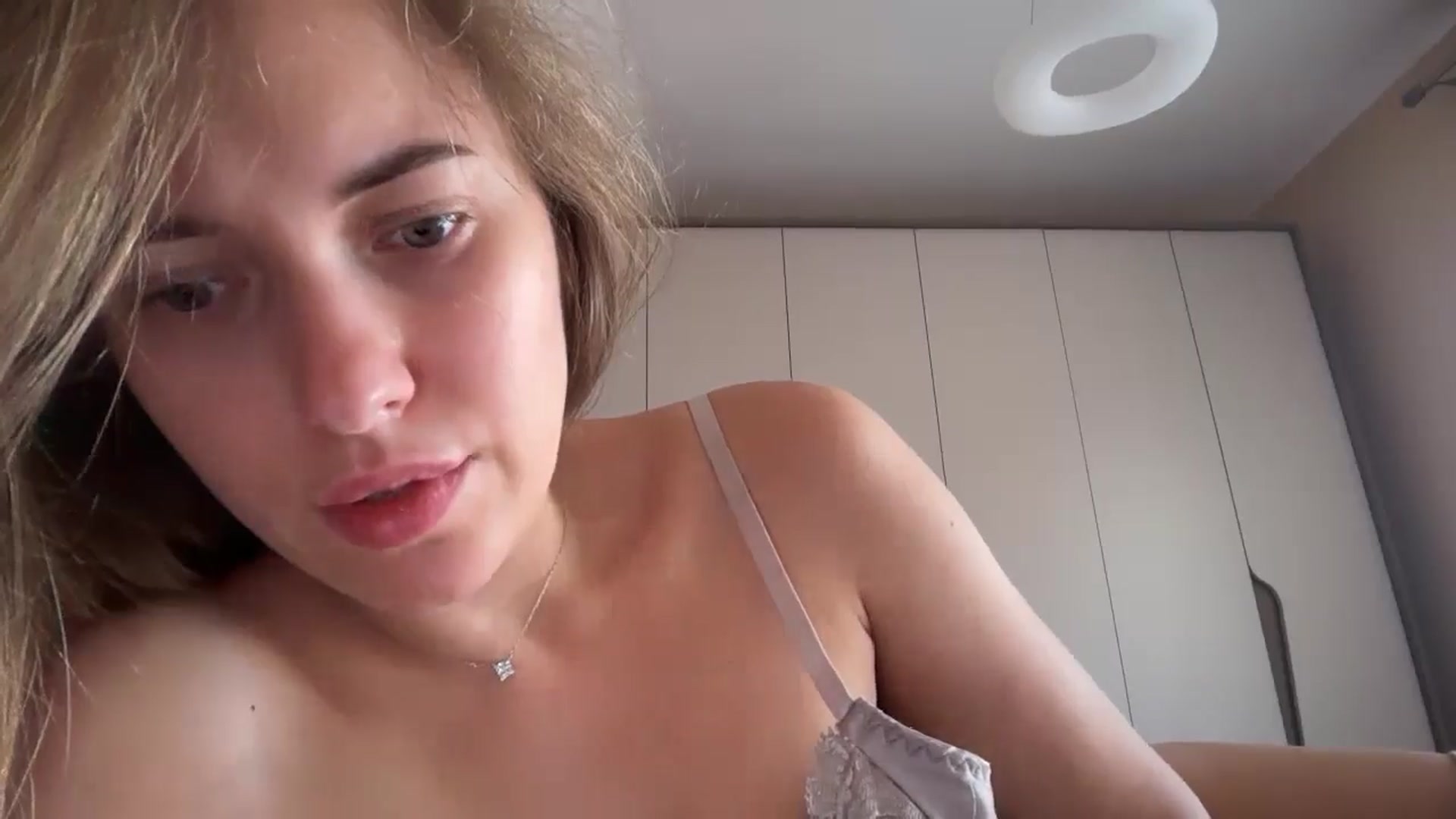Gallery image thumbnail from SkySunFlower's myfreecams stream on, 09/08/2025, 08:34 image 14 of 20