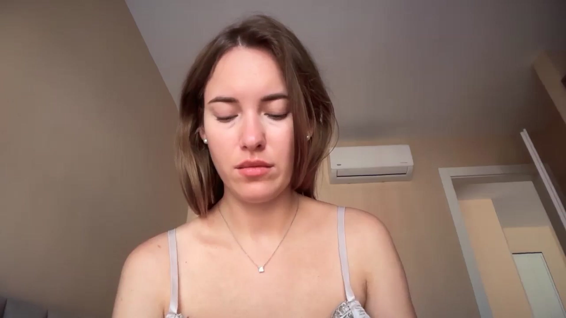 Gallery image thumbnail from SkySunFlower's myfreecams stream on, 09/09/2025, 06:47 image 7 of 20
