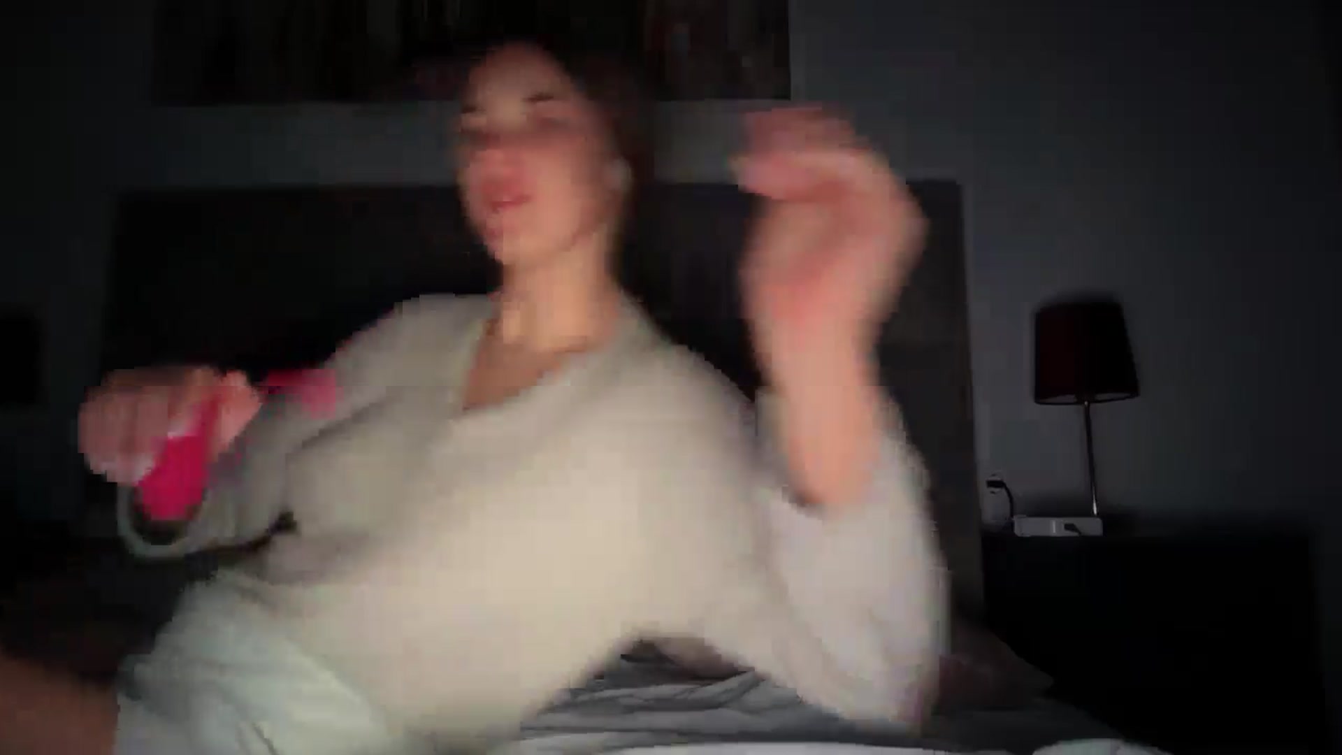 Gallery image thumbnail from SkySunFlower's myfreecams stream on, 09/15/2025, 24:35 image 10 of 20