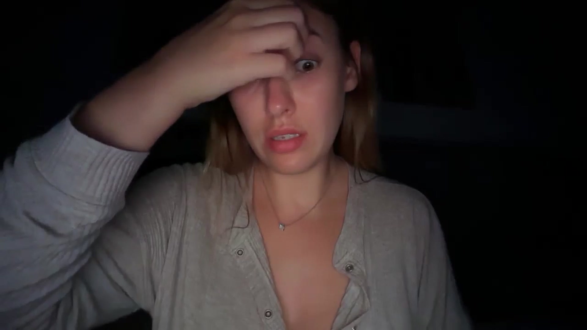 Gallery image thumbnail from SkySunFlower's myfreecams stream on, 09/16/2025, 24:24 image 3 of 20