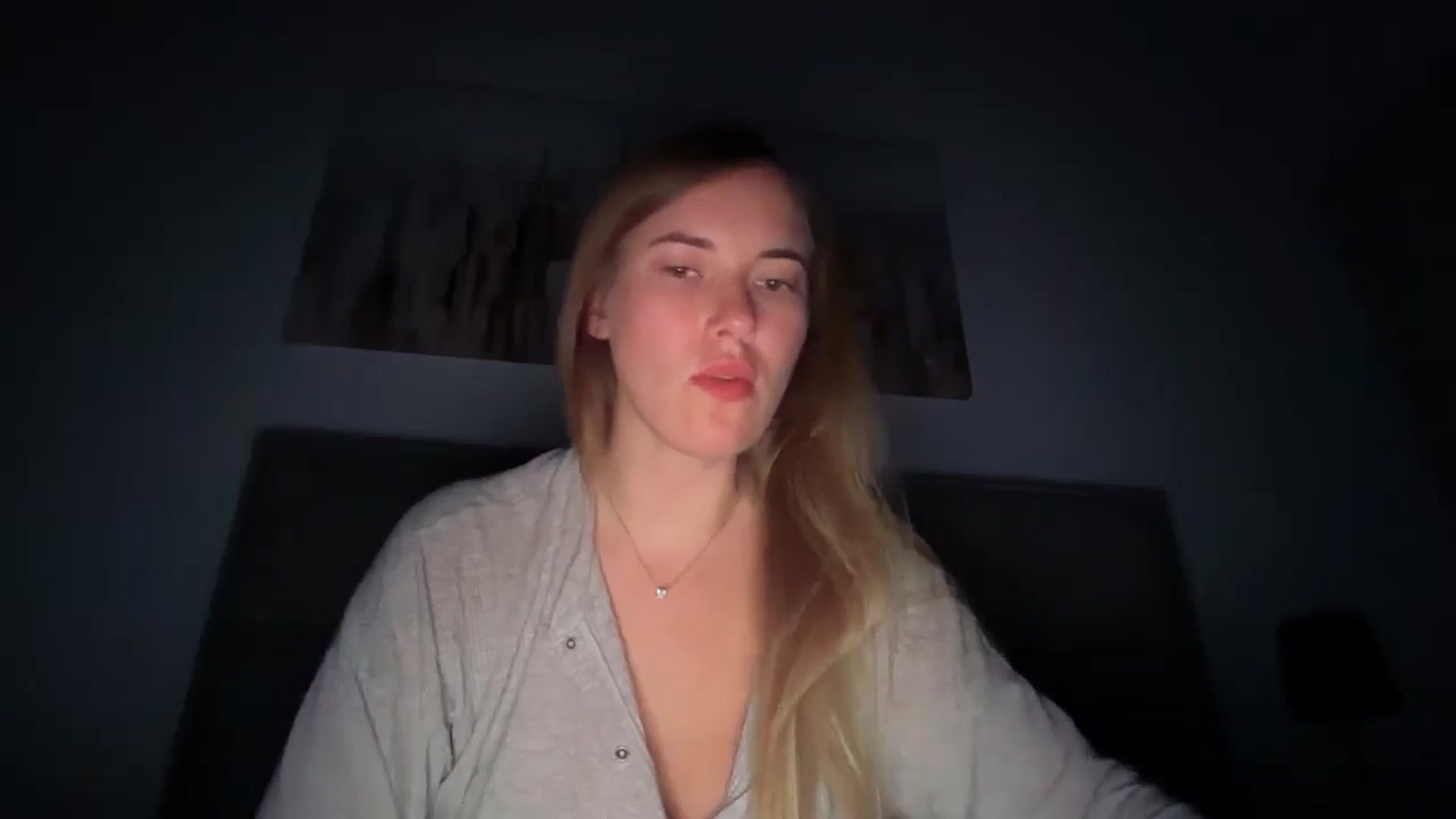 Gallery image thumbnail from SkySunFlower's myfreecams stream on, 09/17/2025, 04:59 image 10 of 20