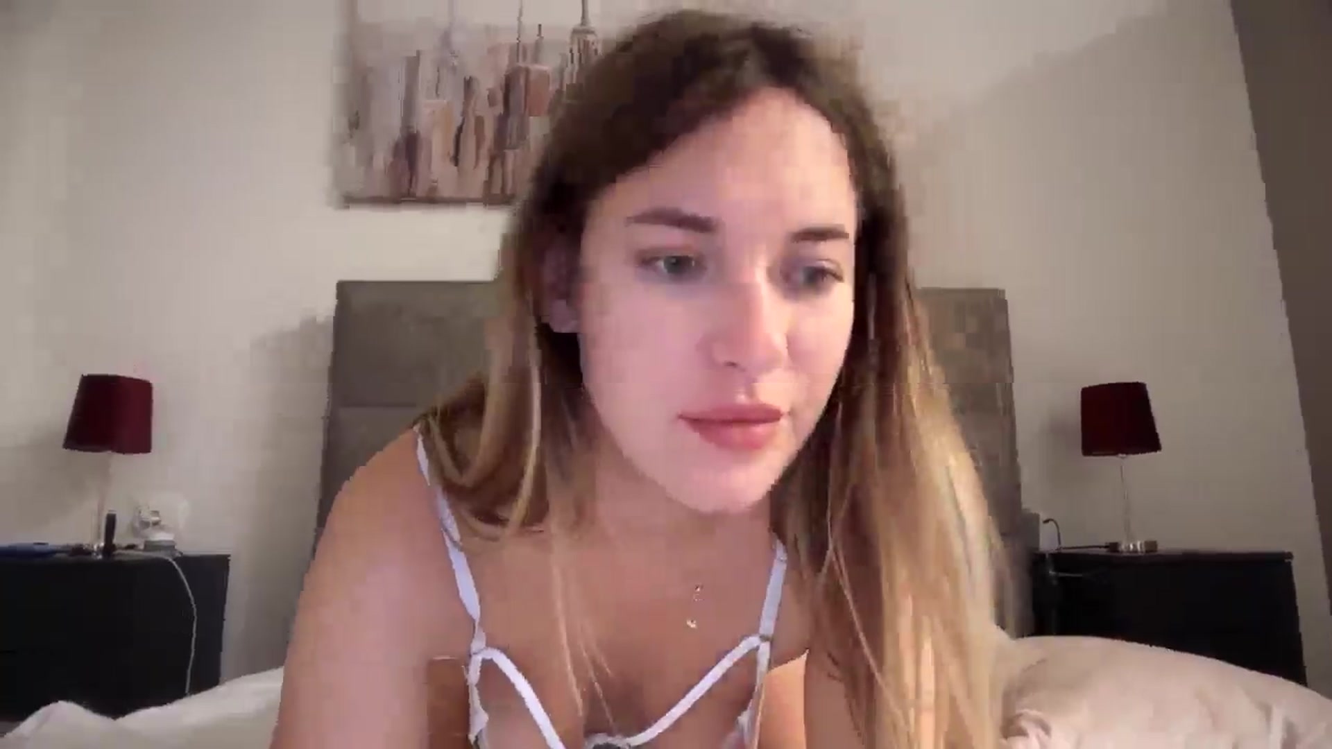 Gallery image thumbnail from SkySunFlower's myfreecams stream on, 09/19/2025, 03:41 image 12 of 20