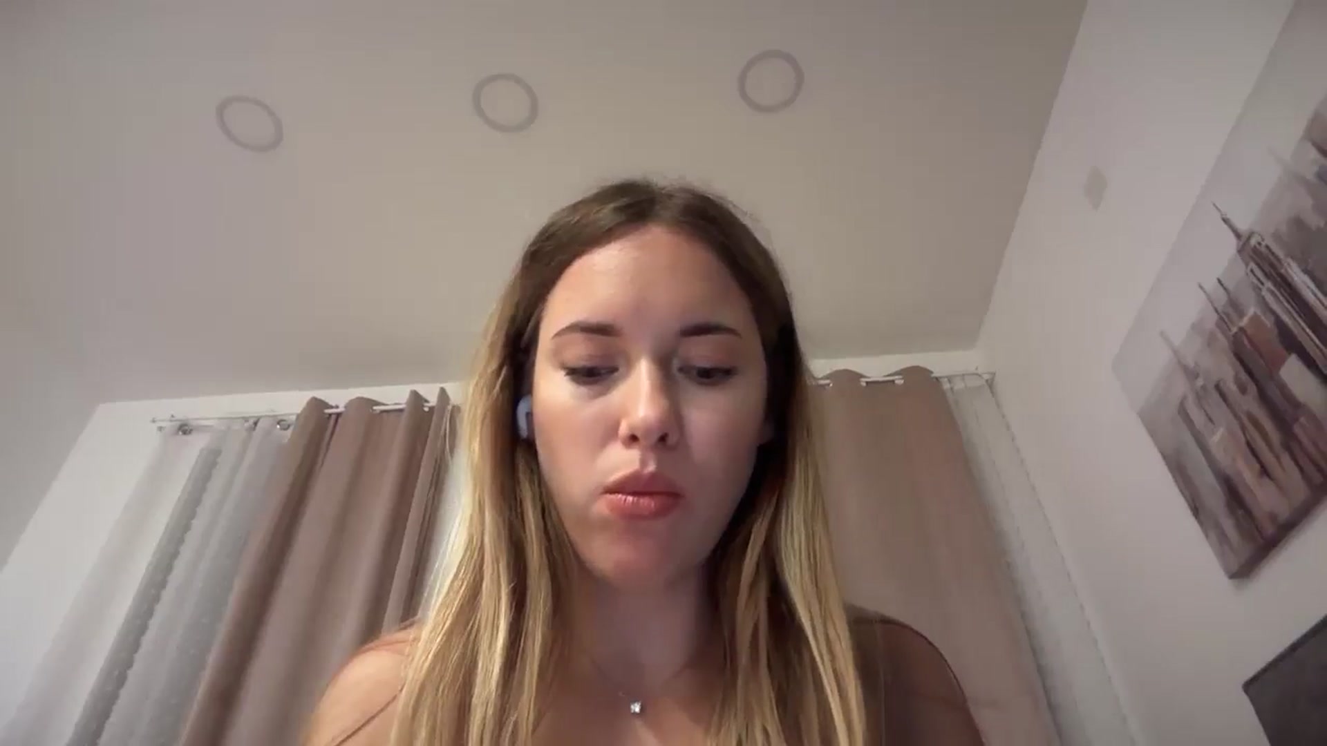 Gallery image thumbnail from SkySunFlower's myfreecams stream on, 09/19/2025, 22:15 image 7 of 20
