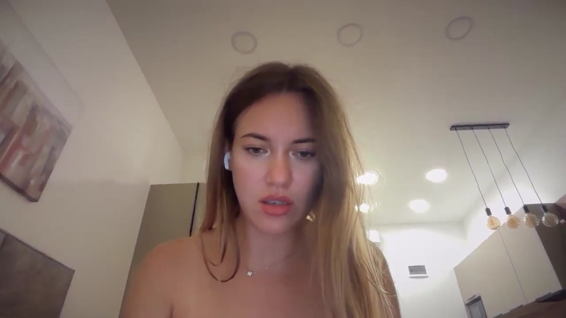 Gallery image thumbnail from SkySunFlower's myfreecams stream on, 09/19/2025, 22:15 image 19 of 20