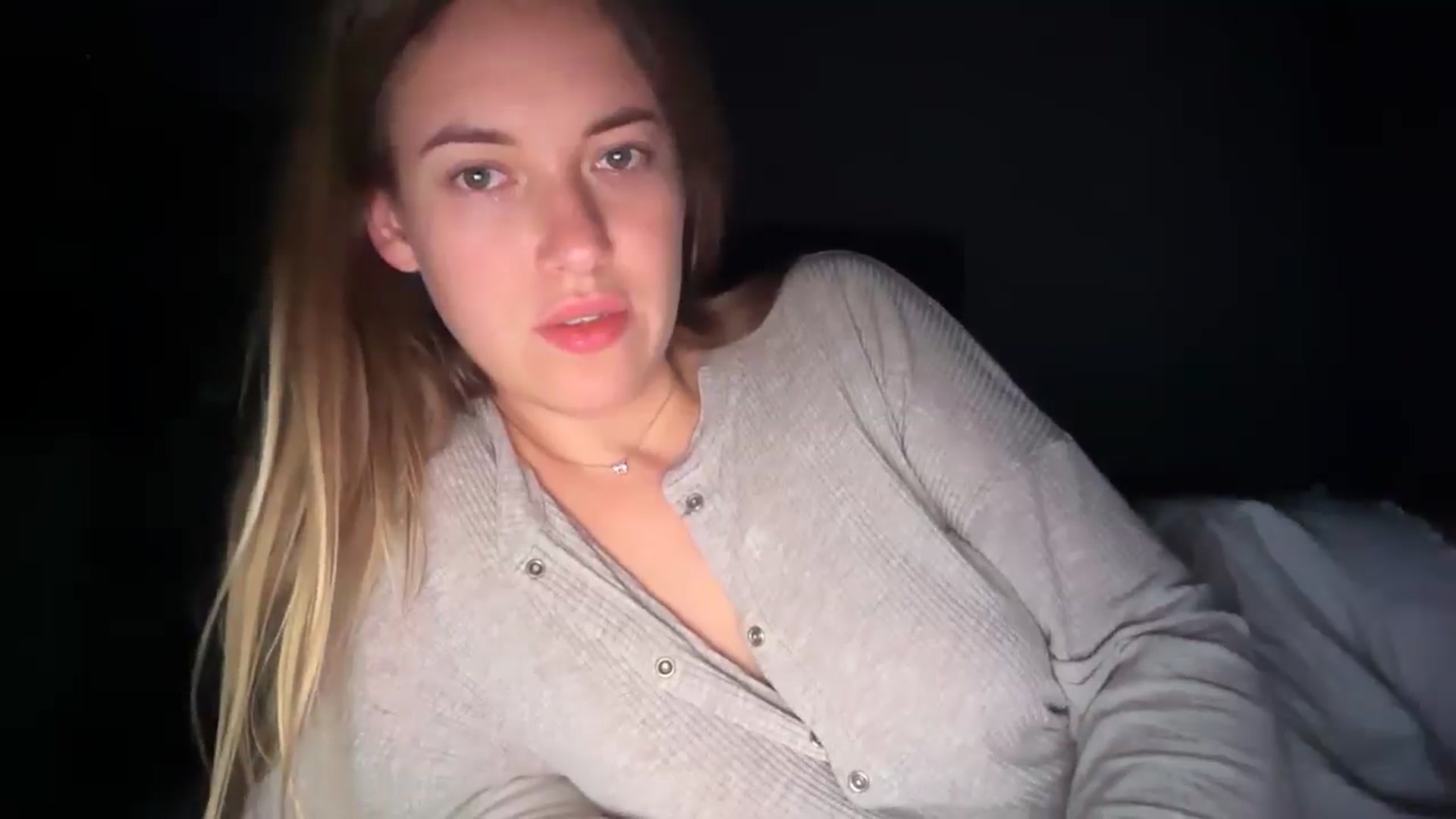 Gallery image thumbnail from SkySunFlower's myfreecams stream on, 09/20/2025, 06:43 image 15 of 20