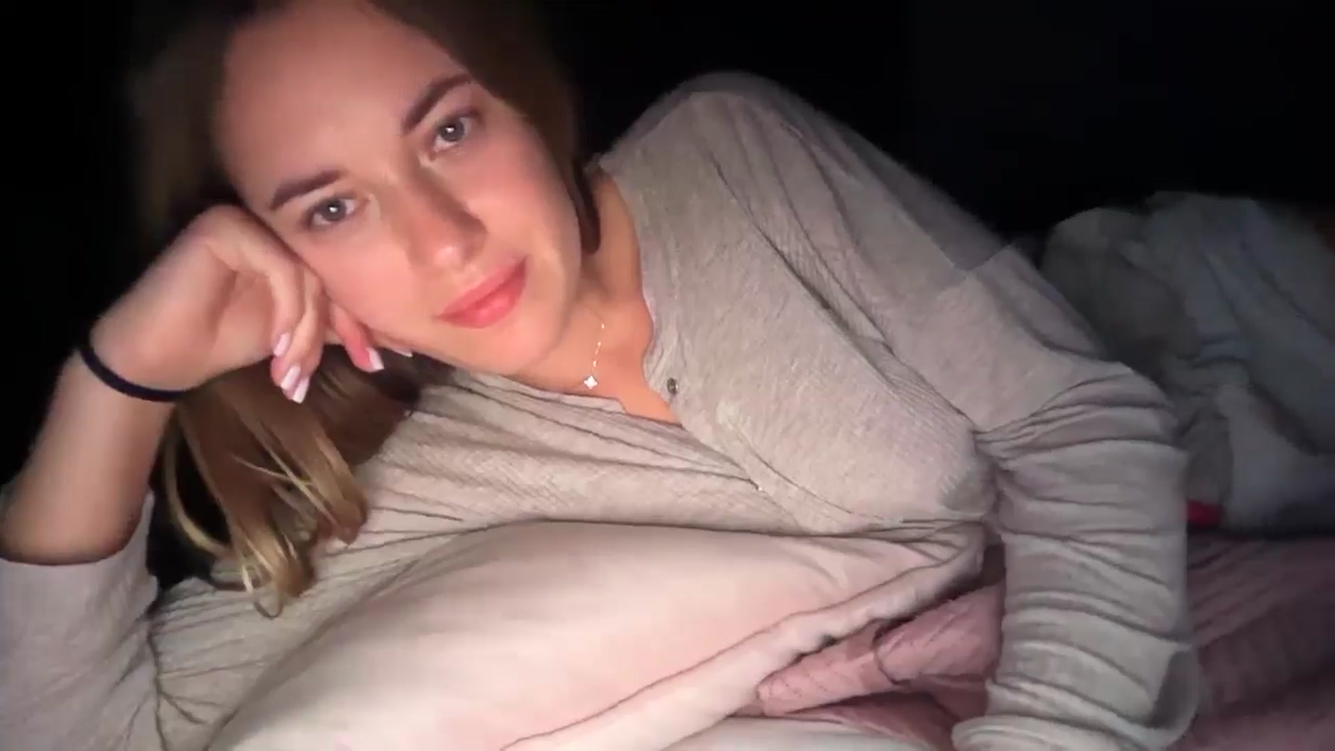 Gallery image thumbnail from SkySunFlower's myfreecams stream on, 09/20/2025, 06:43 image 10 of 20