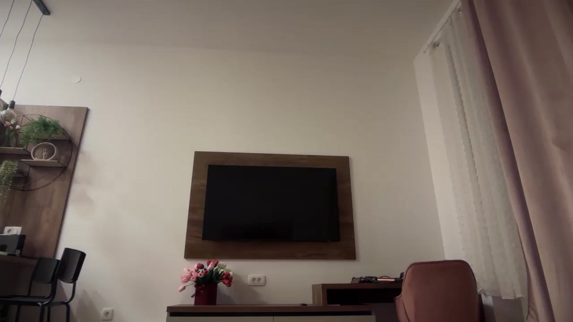 Gallery image thumbnail from SkySunFlower's myfreecams stream on, 09/20/2025, 23:04 image 2 of 20
