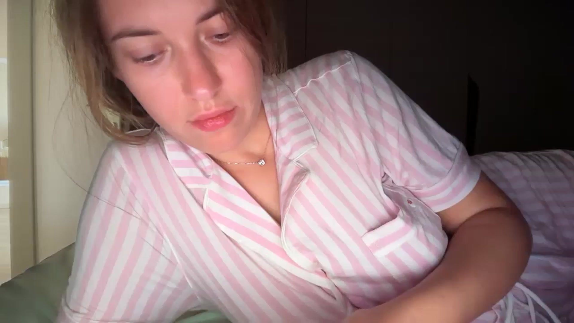Gallery image thumbnail from SkySunFlower's myfreecams stream on, 09/23/2025, 15:08 image 14 of 20